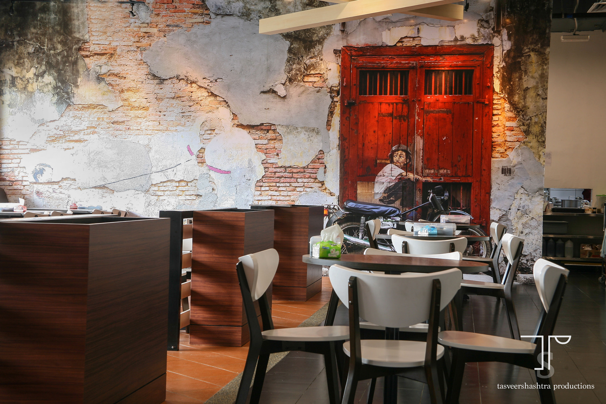 Canon EF 24-85mm F3.5-4.5 USM sample photo. Interior photography