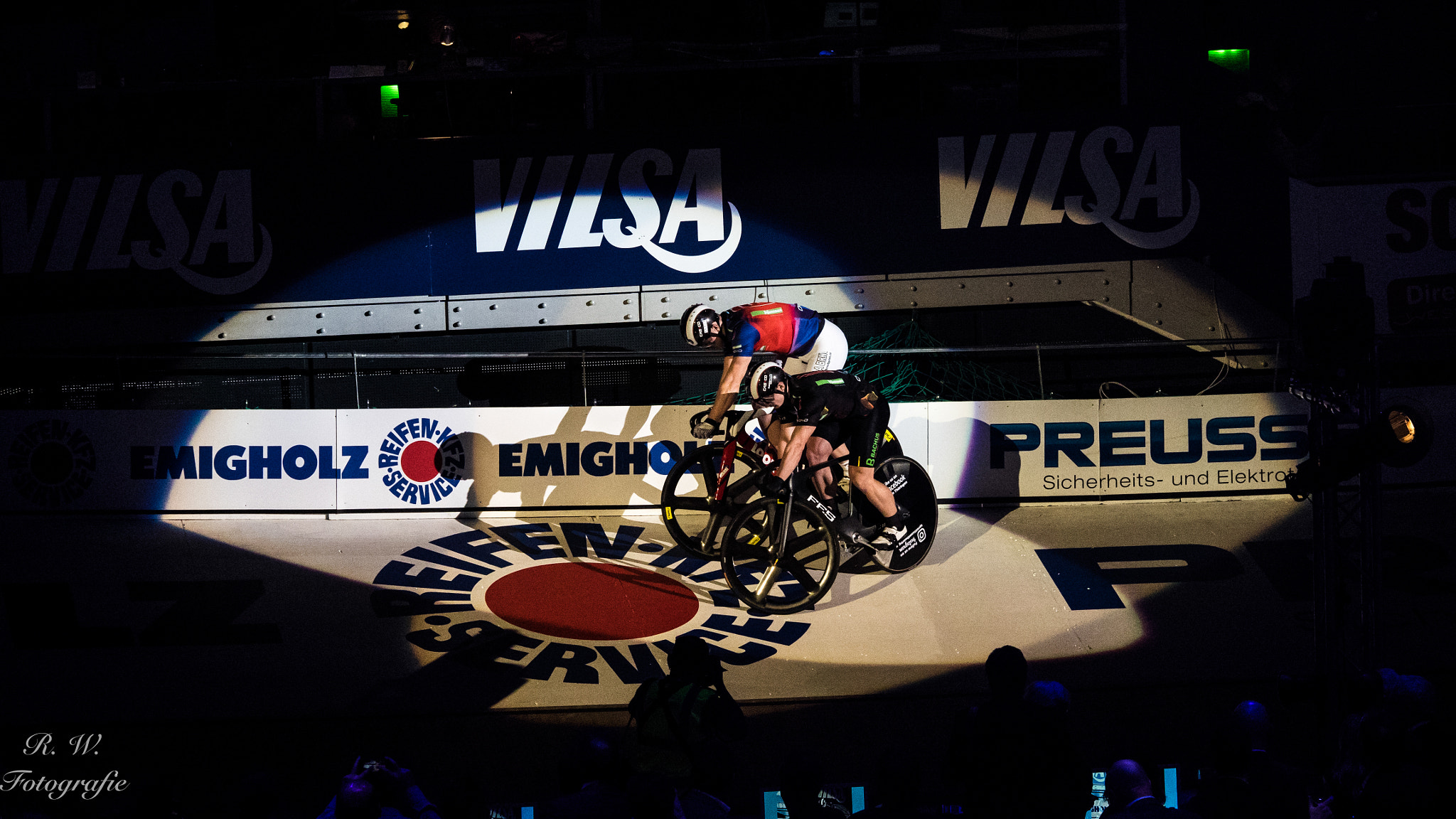 Panasonic Lumix G X Vario 35-100mm F2.8 OIS sample photo. Sixdays bremen - sprinterwettbewerb photography