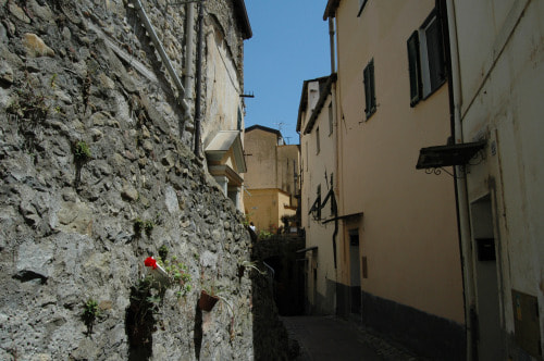 Nikon D70 sample photo. Taggia (im) - piazza doria photography