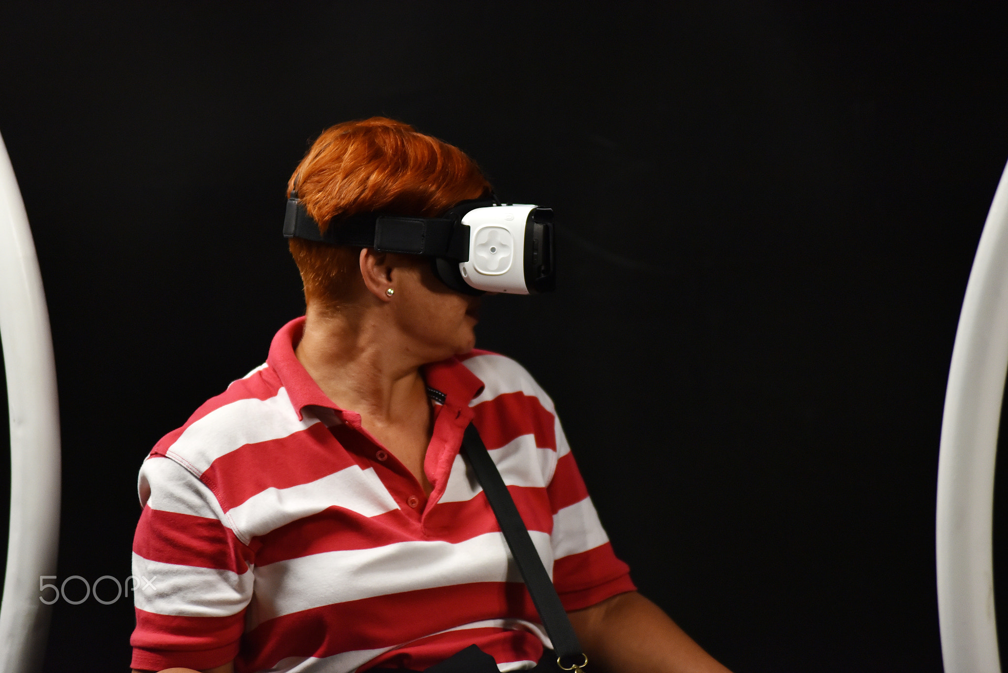 Virtual reality Samsung Gear VR headset and hand controls