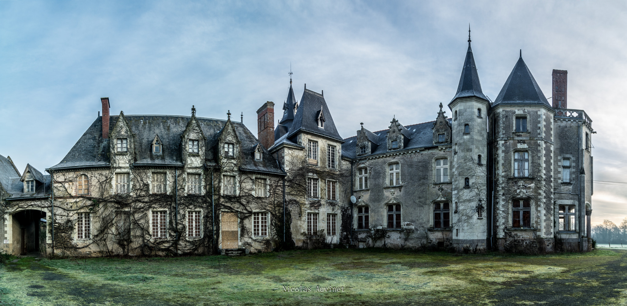 Pentax smc DA 12-24mm F4.0 ED AL (IF) sample photo. Panoramic of 1001 doors castle photography