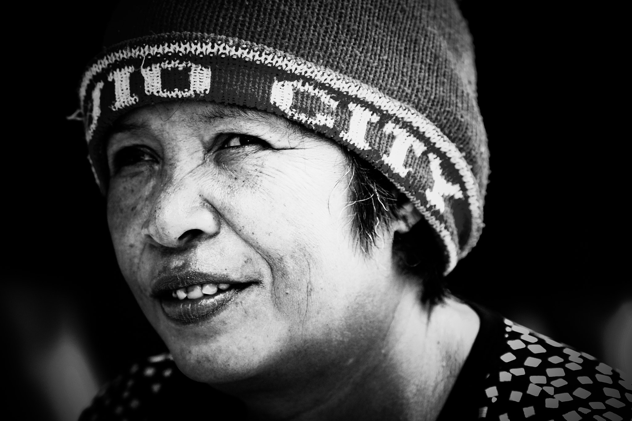 Sigma 70-200mm F2.8 EX DG OS HSM sample photo. City lady photography