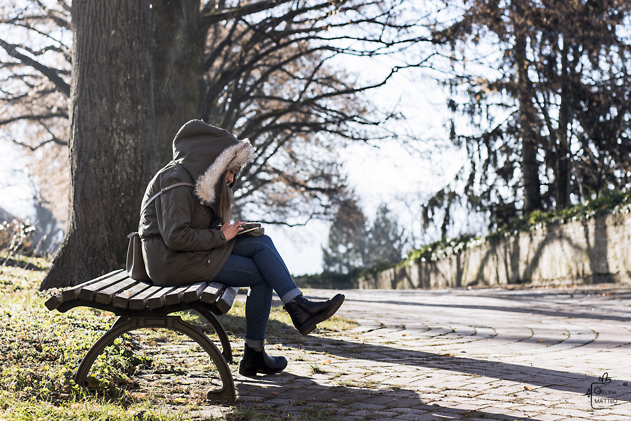 Nikon D7200 + Sigma 50mm F1.4 DG HSM Art sample photo. Girl at the bench photography
