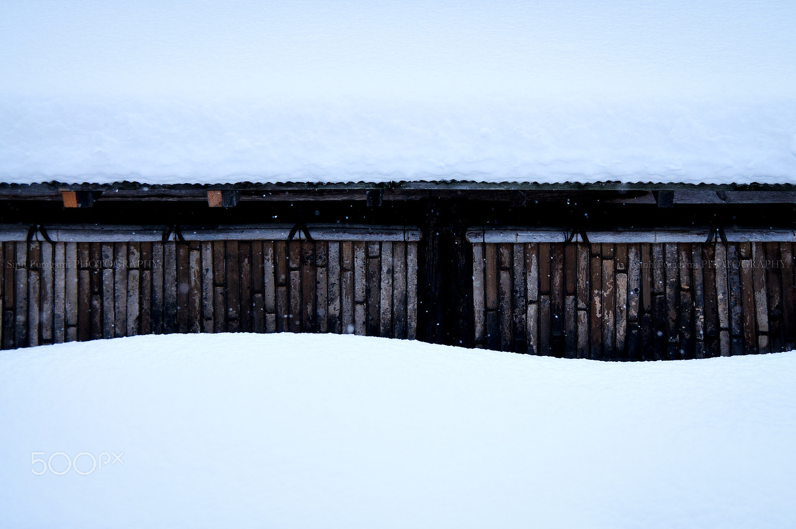 Nikon D300 sample photo. White eaves. photography
