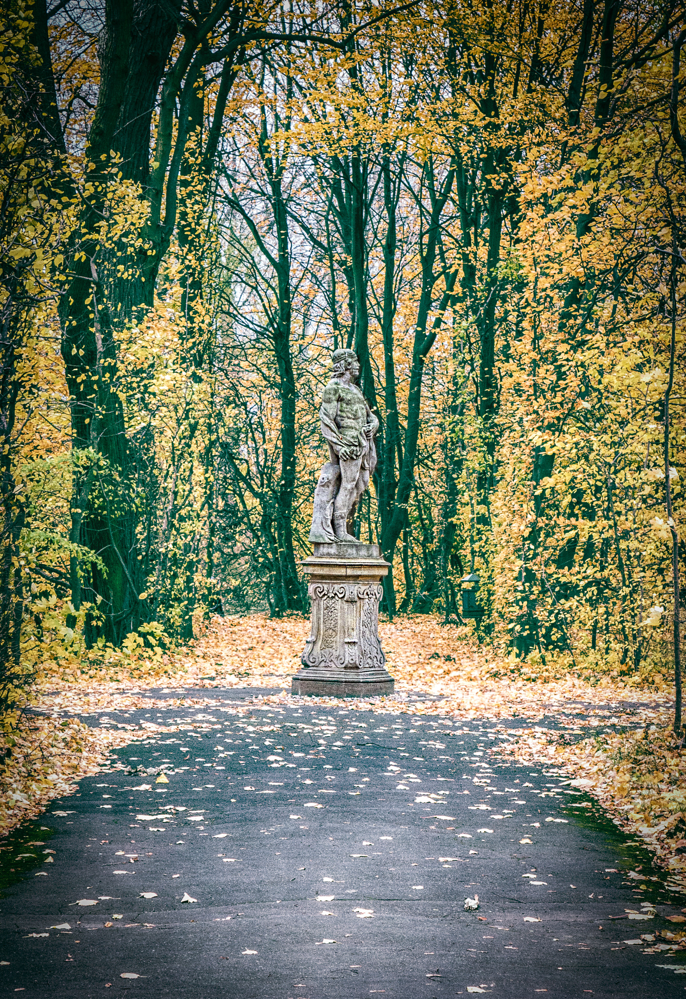 Panasonic Lumix DMC-GX7 sample photo. Statue photography