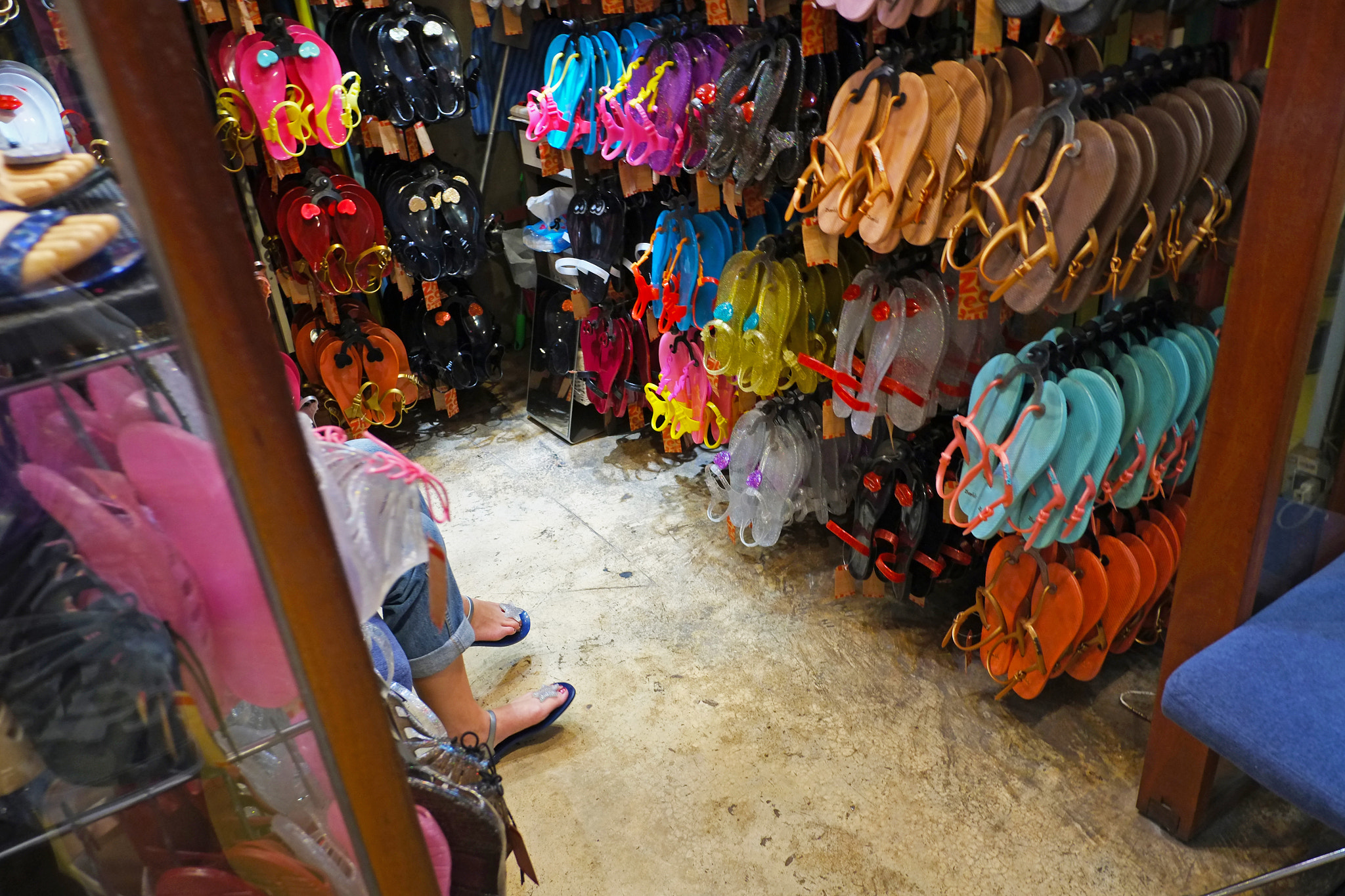 Fujifilm X-E1 + Fujifilm XF 18mm F2 R sample photo. Bangkok streets photography