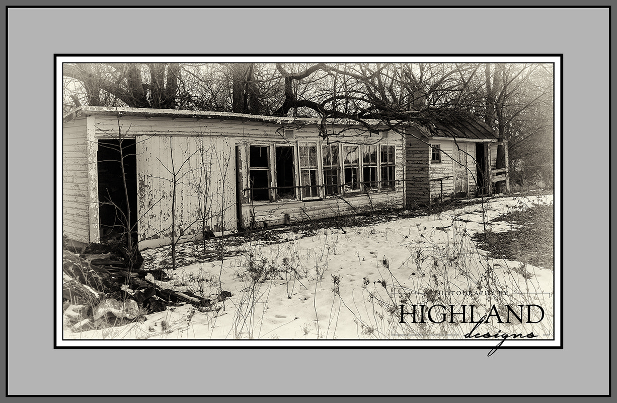 Canon EF-S 17-85mm F4-5.6 IS USM sample photo. Abandoned migrant housingb&w sm photography