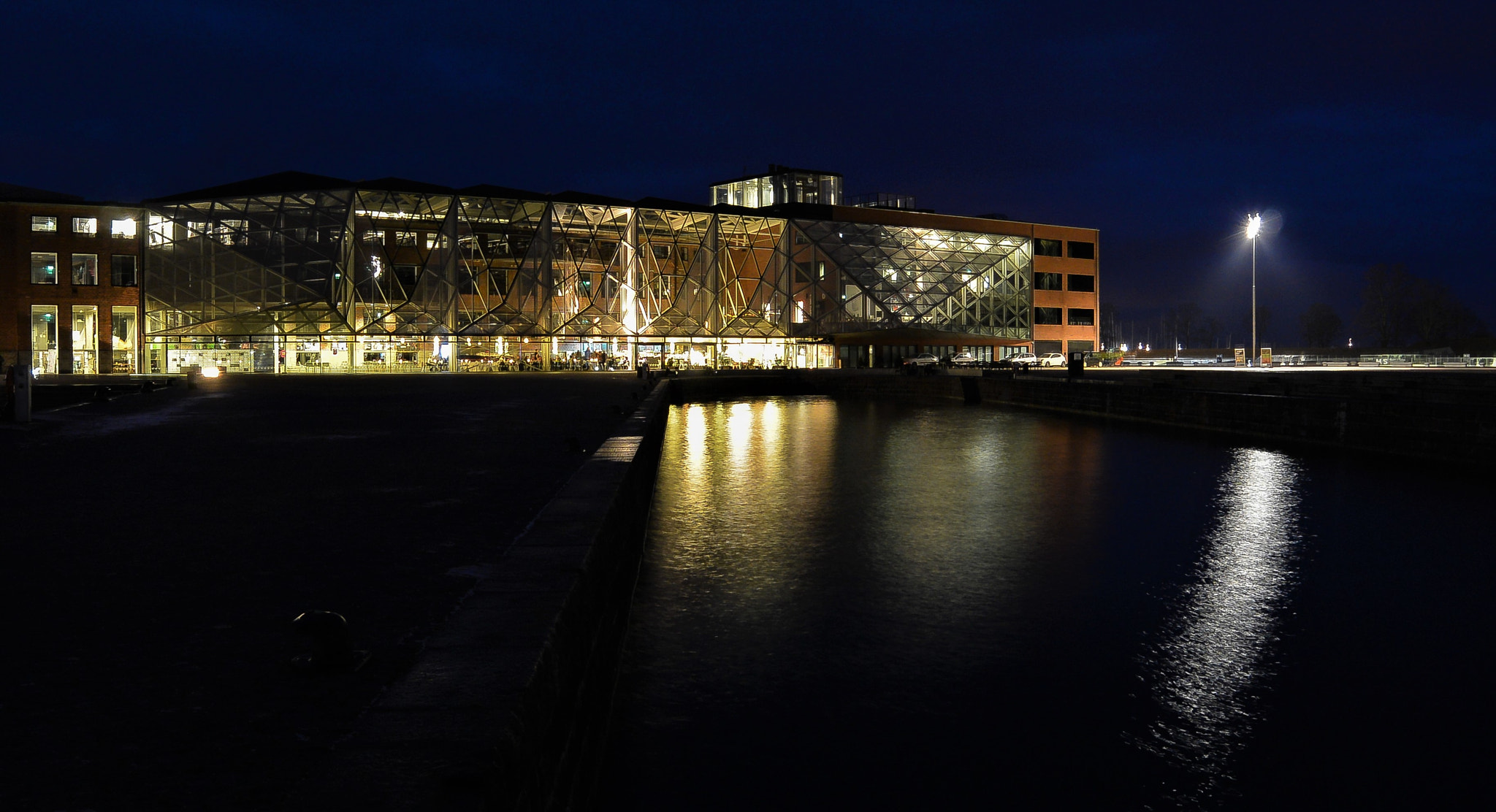 Nikon 1 Nikkor 11-27.5mm F3.5-5.6 sample photo. The library... photography