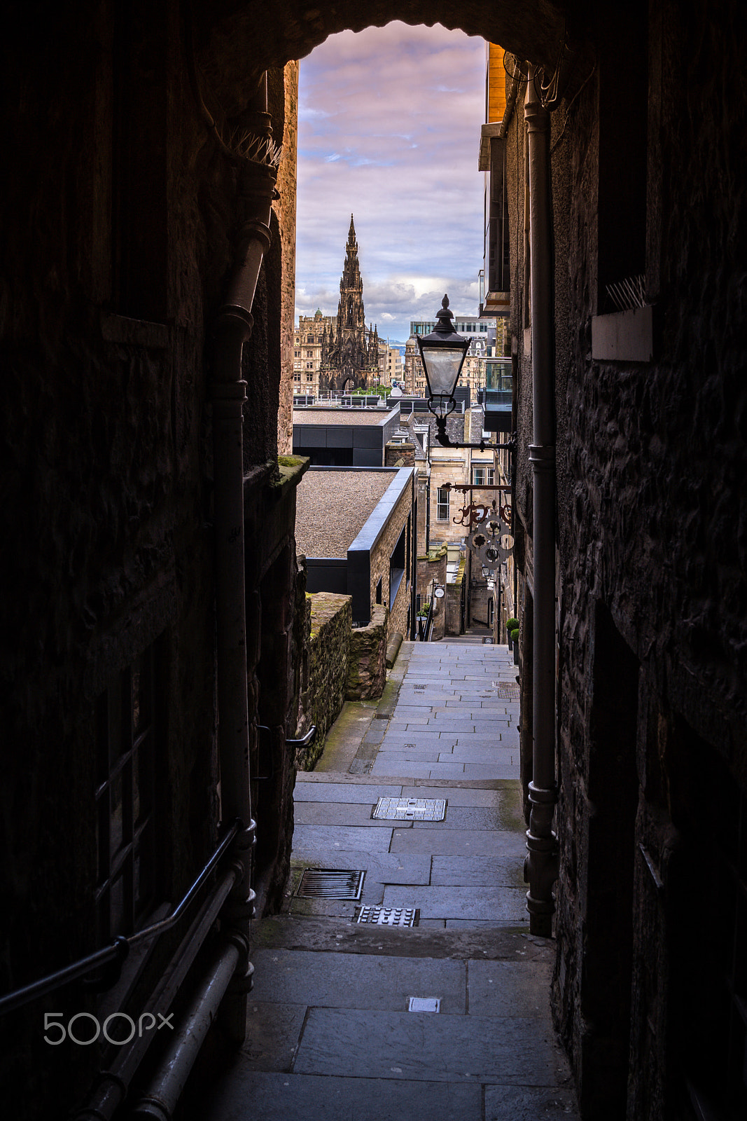 Sony Cyber-shot DSC-RX1R sample photo. Royal mile alleyway photography