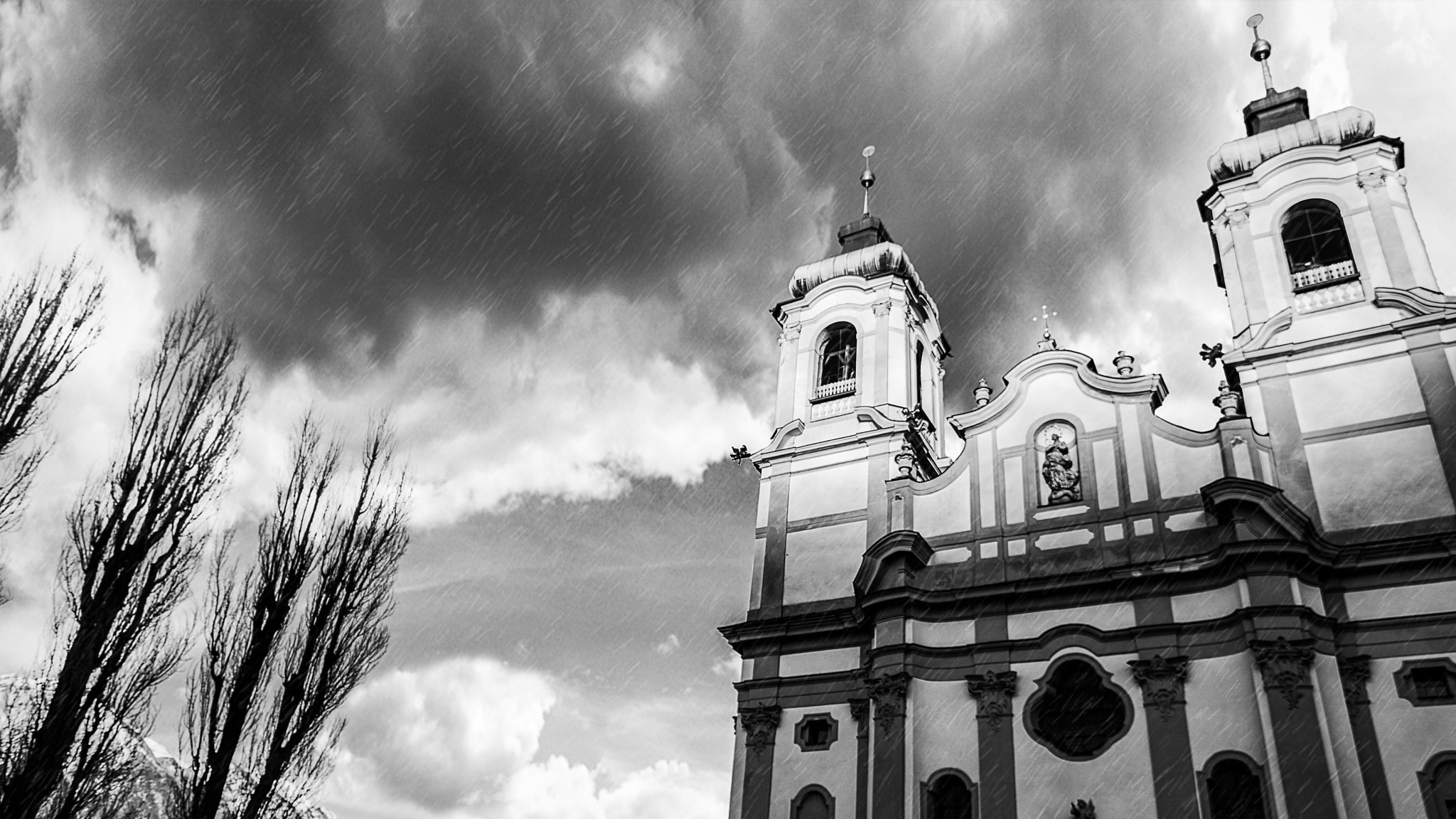 Canon EOS 760D (EOS Rebel T6s / EOS 8000D) sample photo. Rainy church photography