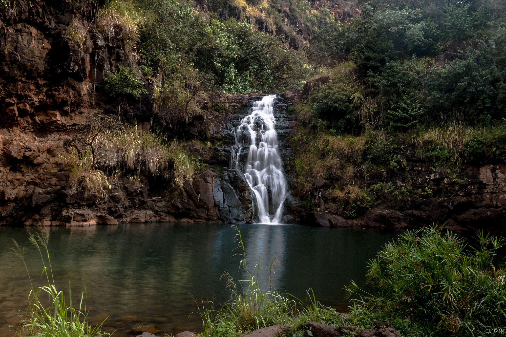 Canon EF 20mm F2.8 USM sample photo. Waimea waterfall photography