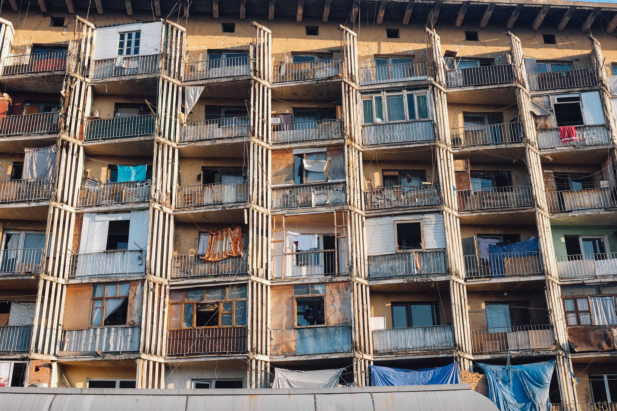Fujifilm X-T1 + Fujifilm XF 27mm F2.8 sample photo. Where people live photography