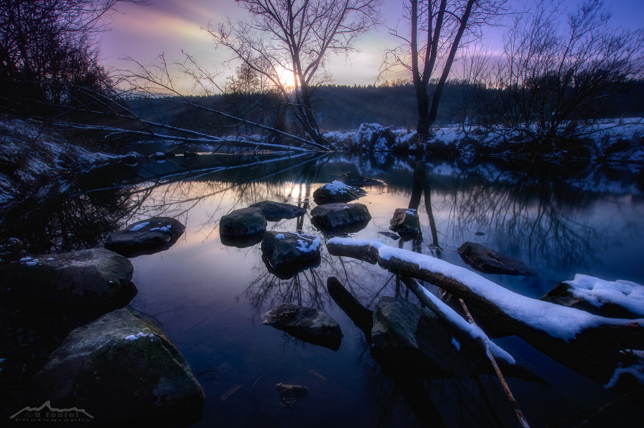 Sigma 10-20mm F3.5 EX DC HSM sample photo. "cold light" photography