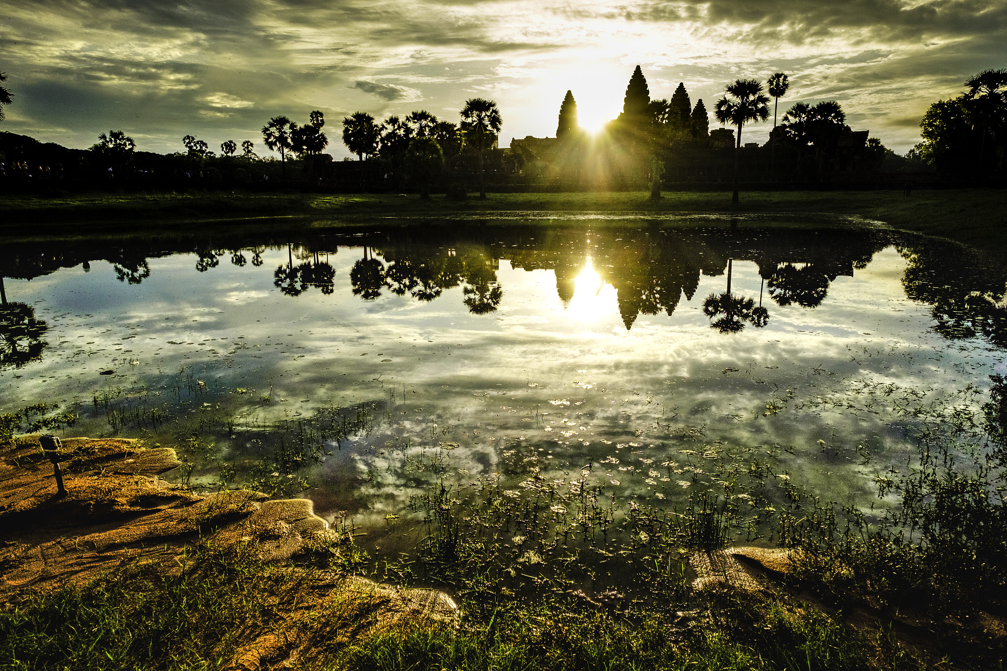 Fujifilm X-E2 + Fujifilm XF 14mm F2.8 R sample photo. Angkor photography