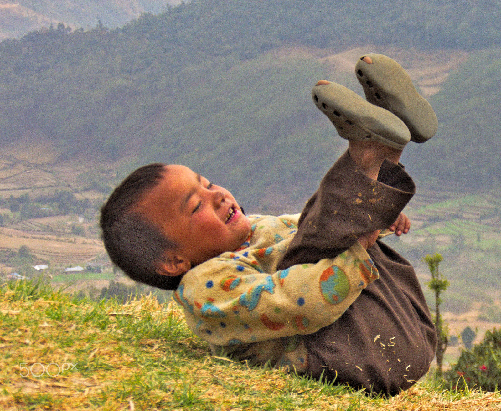Kodak EasyShare Z990 (EasyShare Max) sample photo. Having fun & need shoe repair [nepal] photography