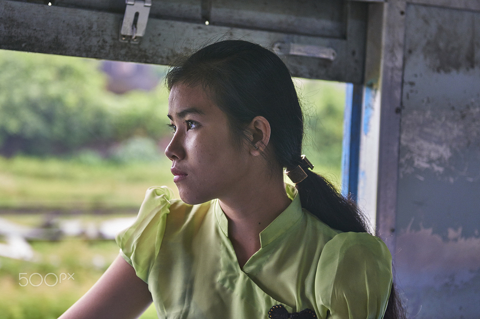 Nikon AF-S Nikkor 24-70mm F2.8G ED sample photo. Girl on train photography