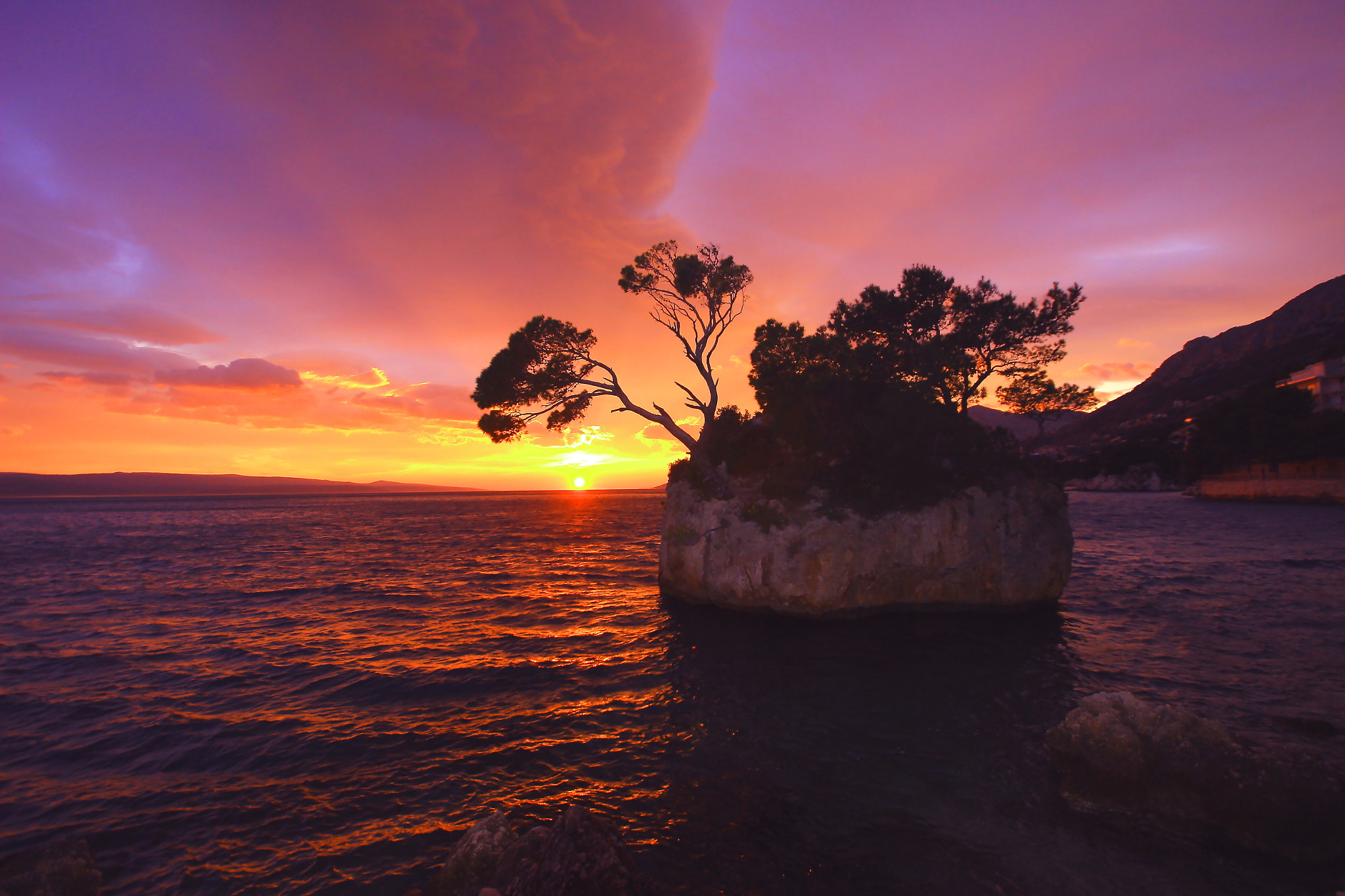 Sigma 10-20mm F3.5 EX DC HSM sample photo. Stone in the sunset.. photography