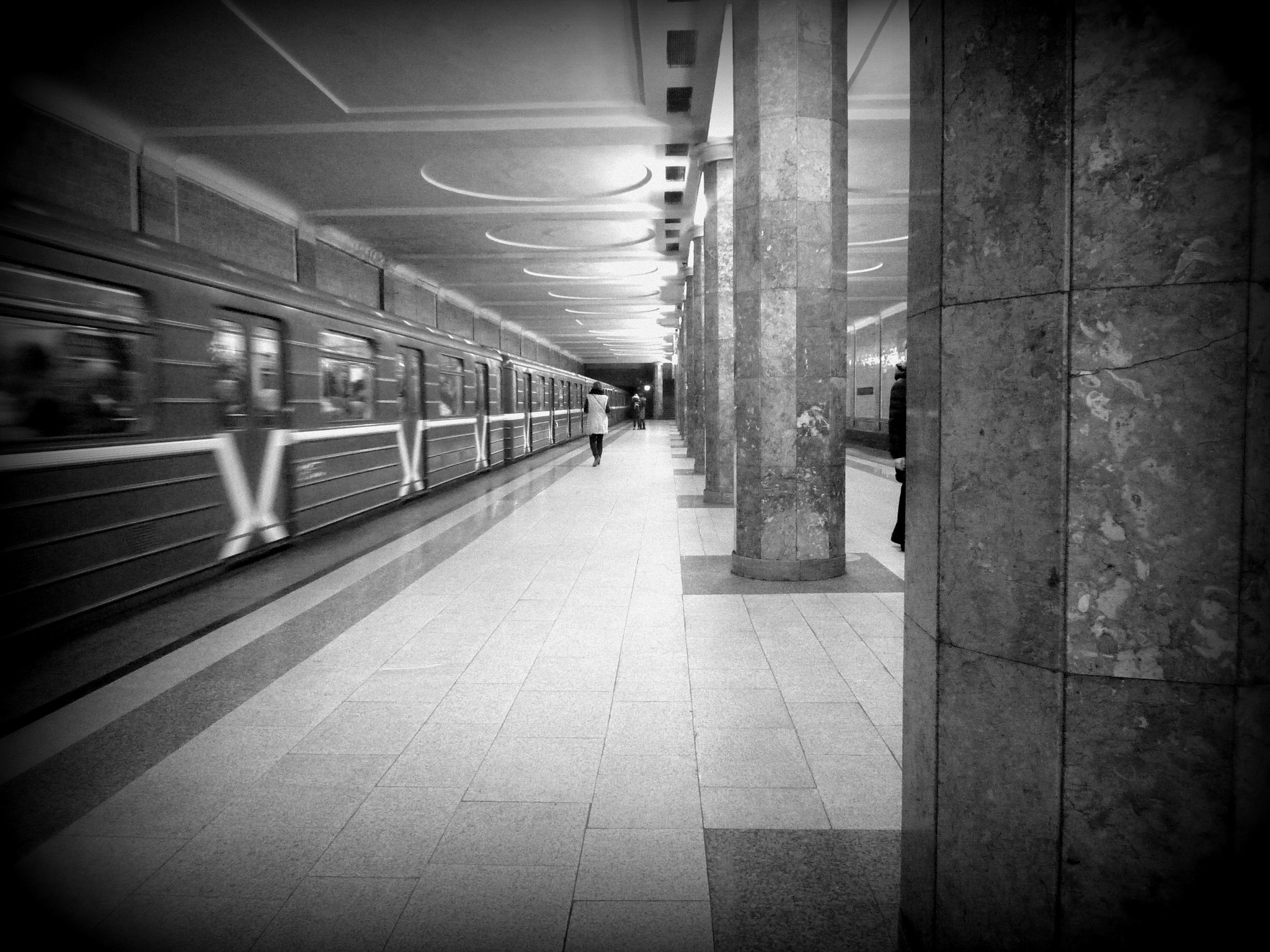 Panasonic DMC-FX500 sample photo. Moscow metro/subway. 5.30 p.m. photography
