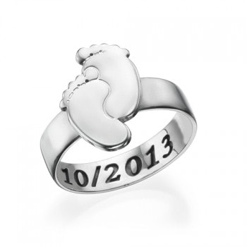 ENGRAVED BABY FEET RING