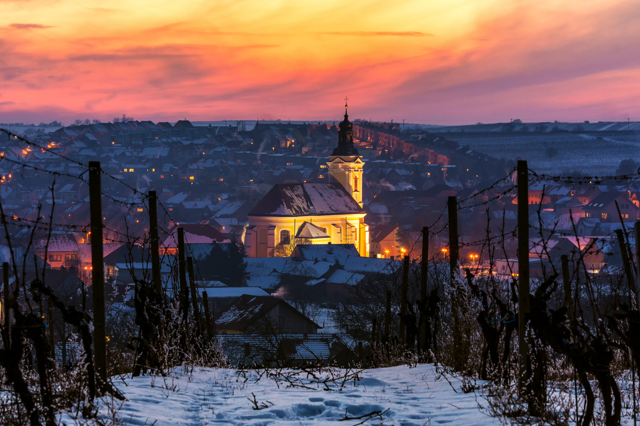 Tamron SP 70-200mm F2.8 Di VC USD sample photo. Winter evening in Čejkovice photography