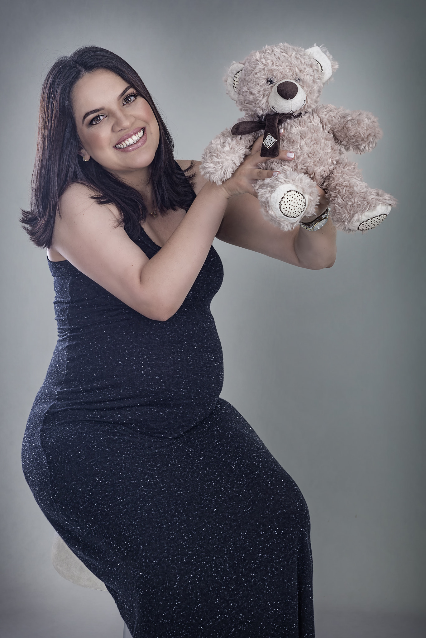 ZEISS Planar T* 85mm F1.4 sample photo. Pregnant woman v photography