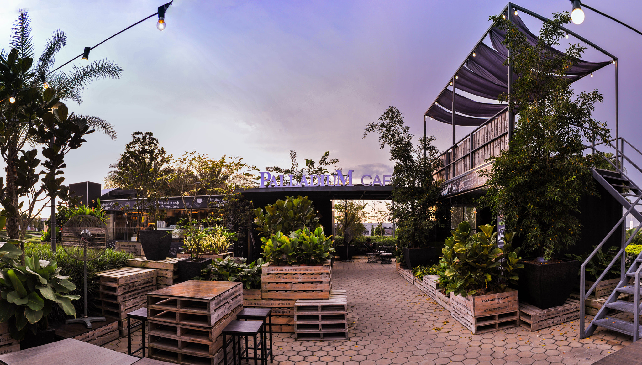 Nikon AF-S Nikkor 28-70mm F2.8 ED-IF sample photo. Palladium cafe - hypster cafe photography