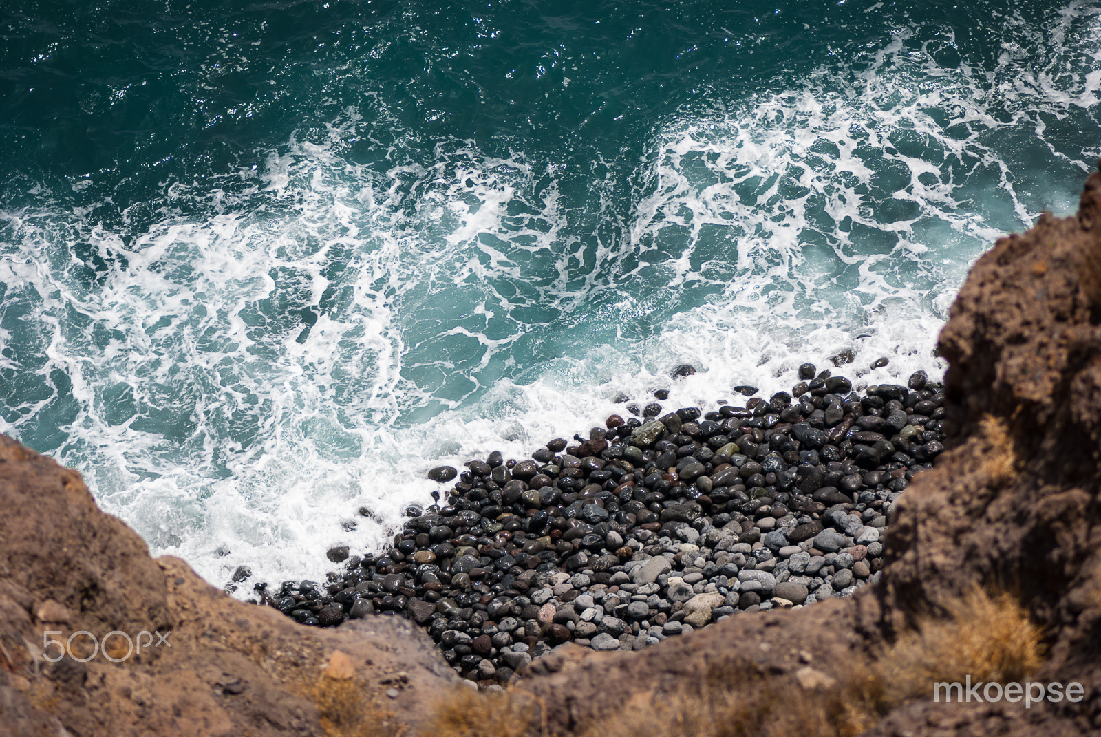 Nikon AF-S Micro-Nikkor 105mm F2.8G IF-ED VR sample photo. Stone beach photography