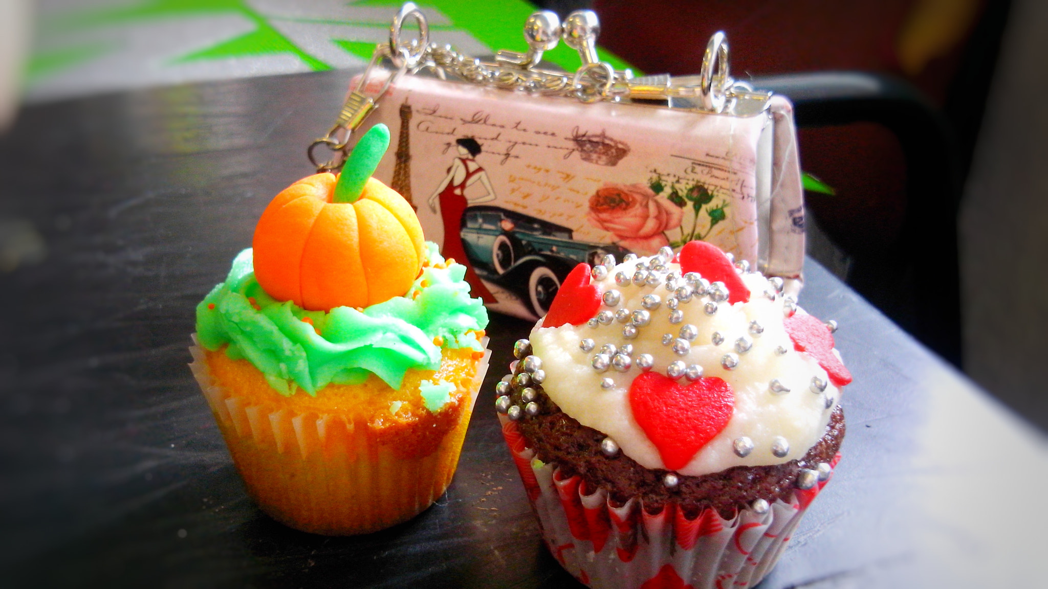 LG G Pro Lite sample photo. Cupcakes photography