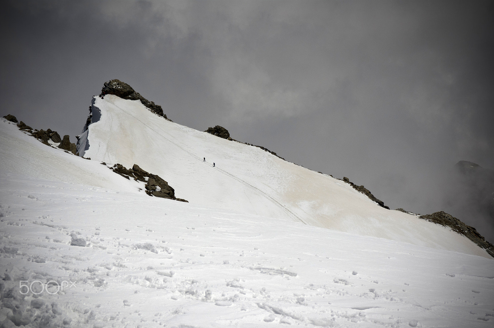 Samsung NX 18-55mm F3.5-5.6 OIS sample photo. The ridge photography