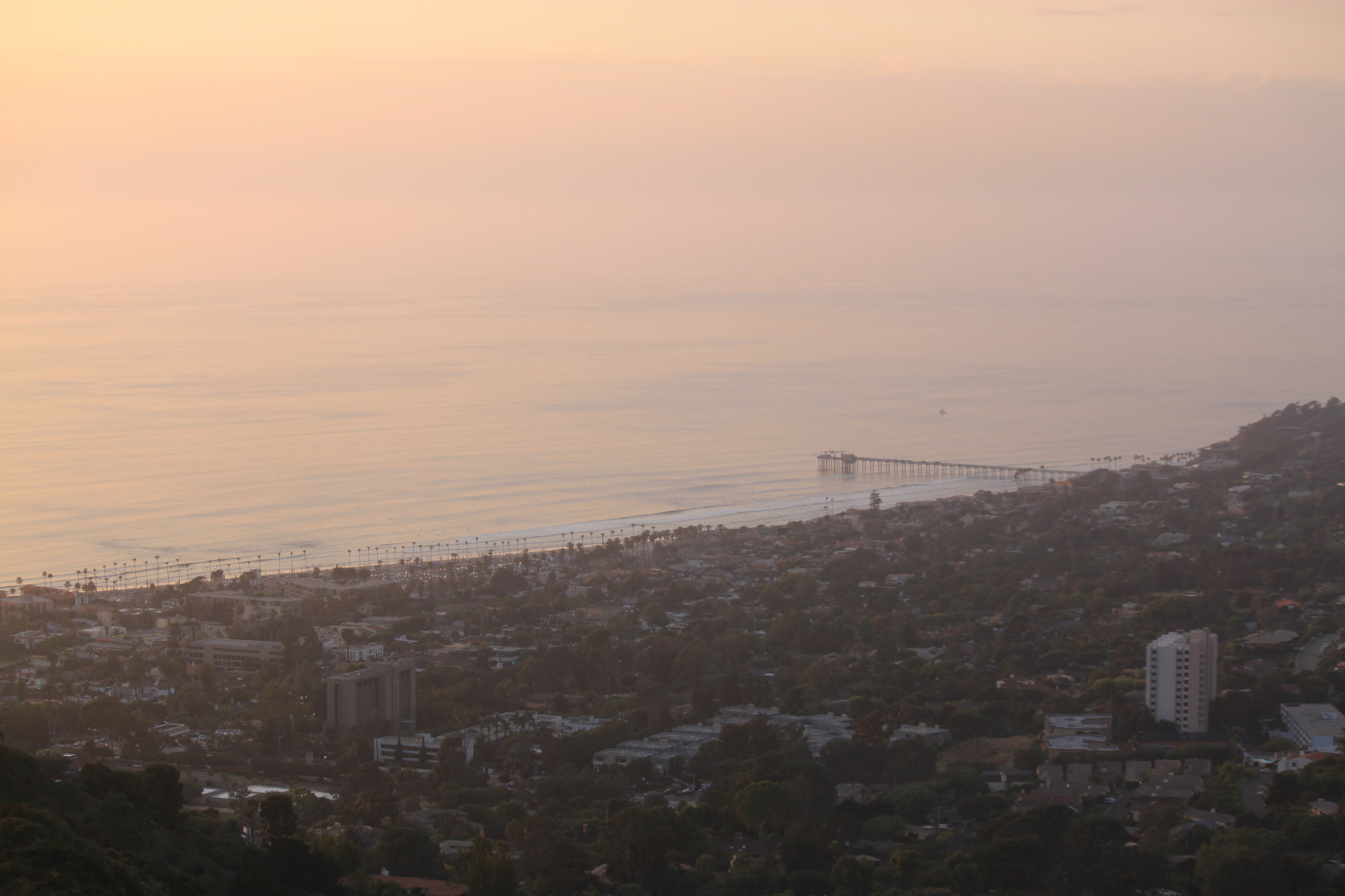 Canon EOS 500D (EOS Rebel T1i / EOS Kiss X3) + Canon EF-S 55-250mm F4-5.6 IS sample photo. La jolla shore sunset photography