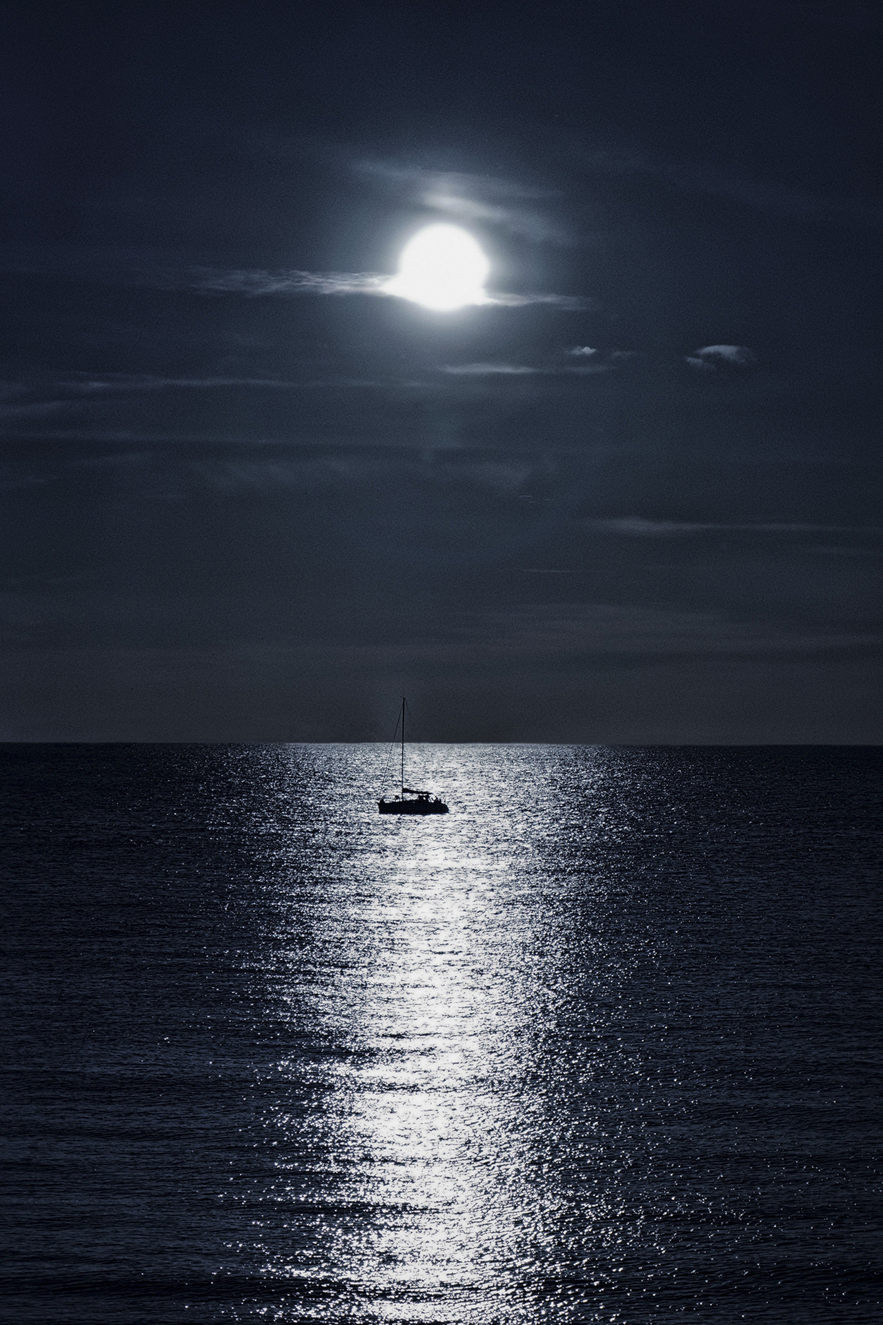 Sony SLT-A65 (SLT-A65V) + Sony DT 18-55mm F3.5-5.6 SAM sample photo. << drown in solitude >> photography
