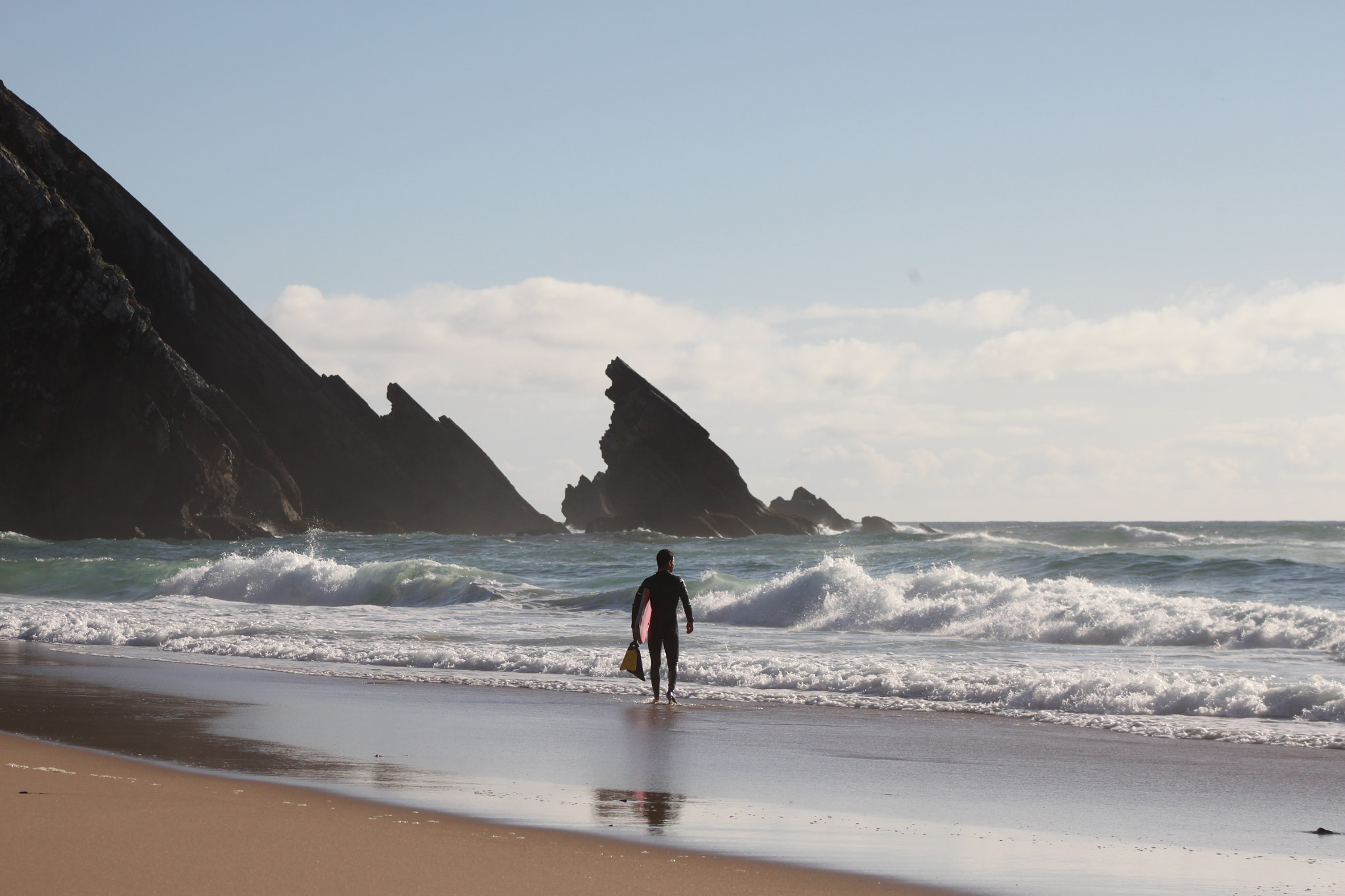 Canon EOS 500D (EOS Rebel T1i / EOS Kiss X3) + EF75-300mm f/4-5.6 sample photo. Surfer come home photography
