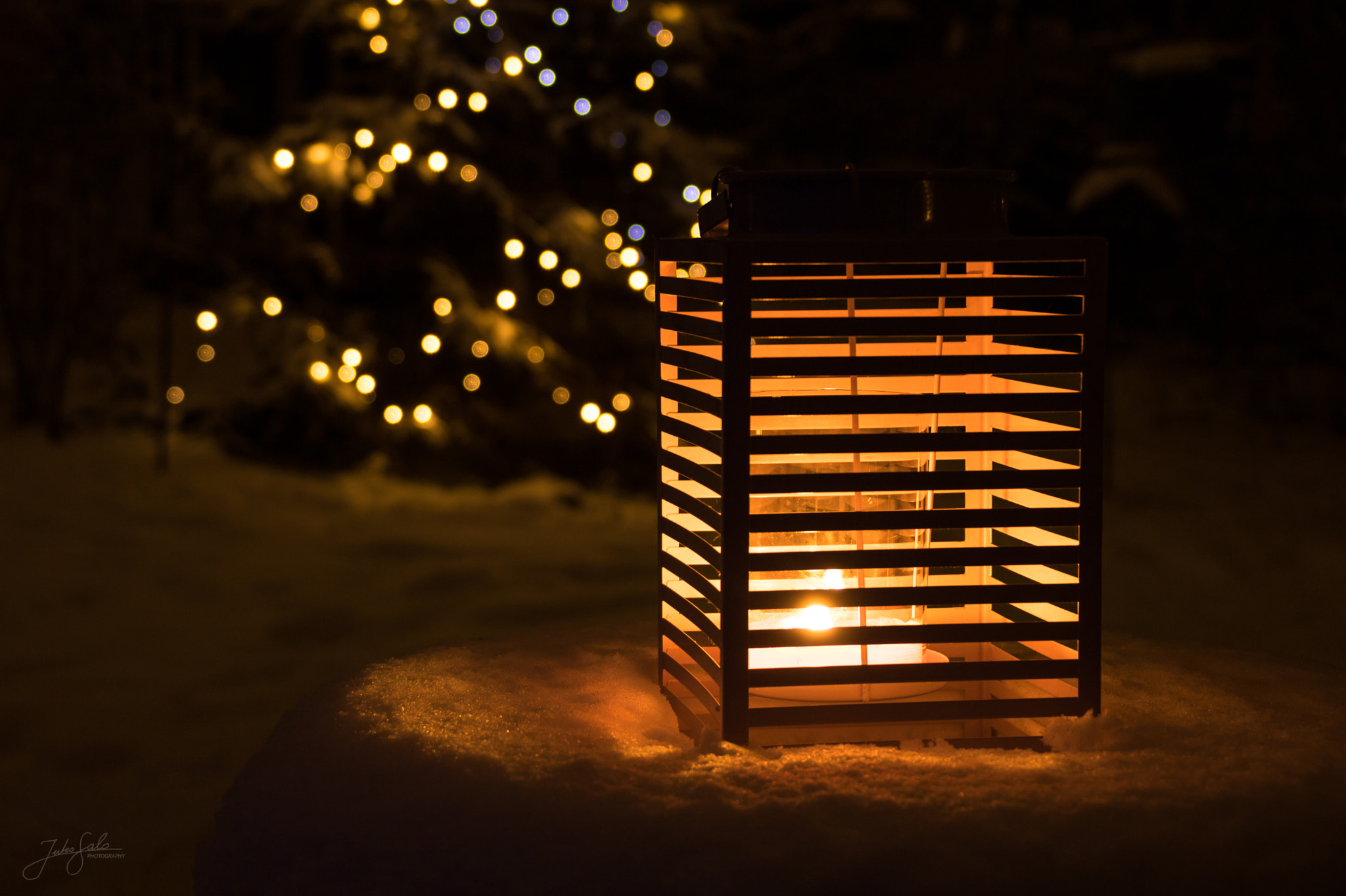 Canon EOS 760D (EOS Rebel T6s / EOS 8000D) sample photo. Candle lantern in winter night. photography