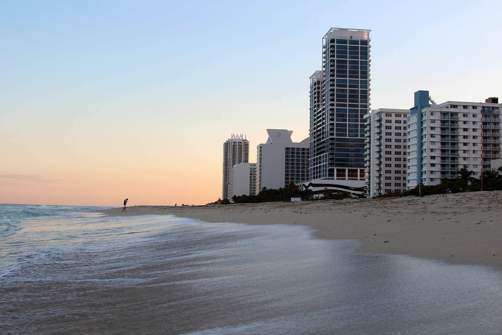Canon EF 28-135mm F3.5-5.6 IS USM sample photo. Austrinus view to the beach photography