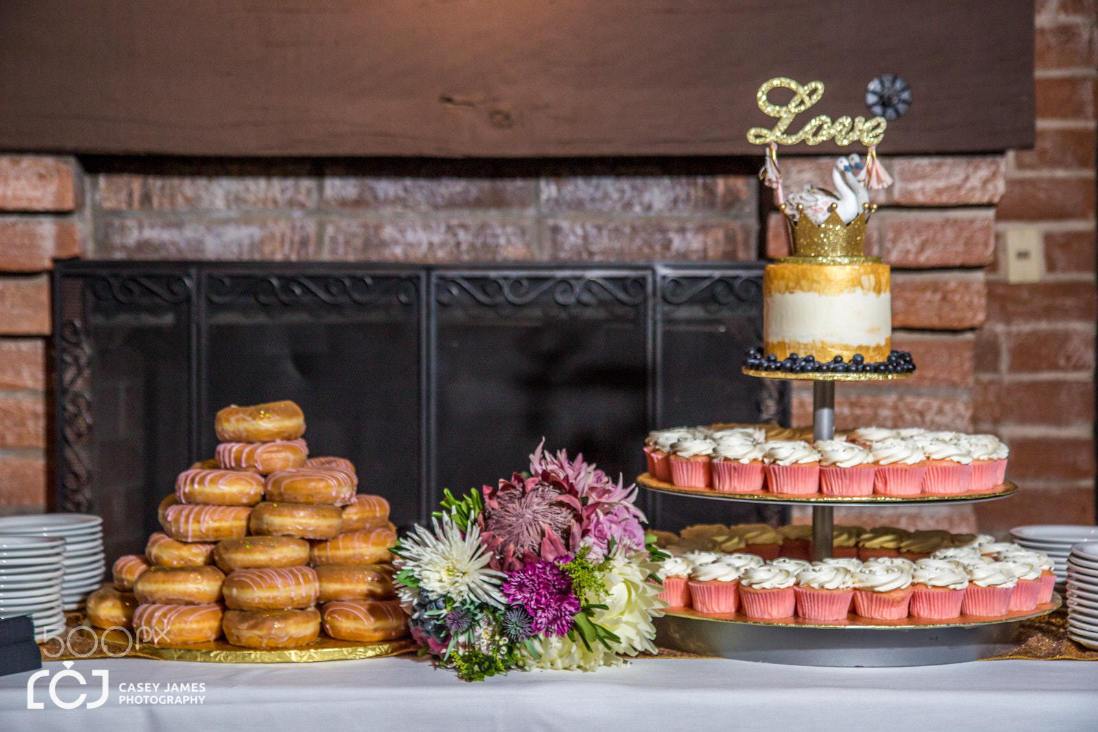 Canon EF-S 17-55mm F2.8 IS USM sample photo. Doughnut cake photography