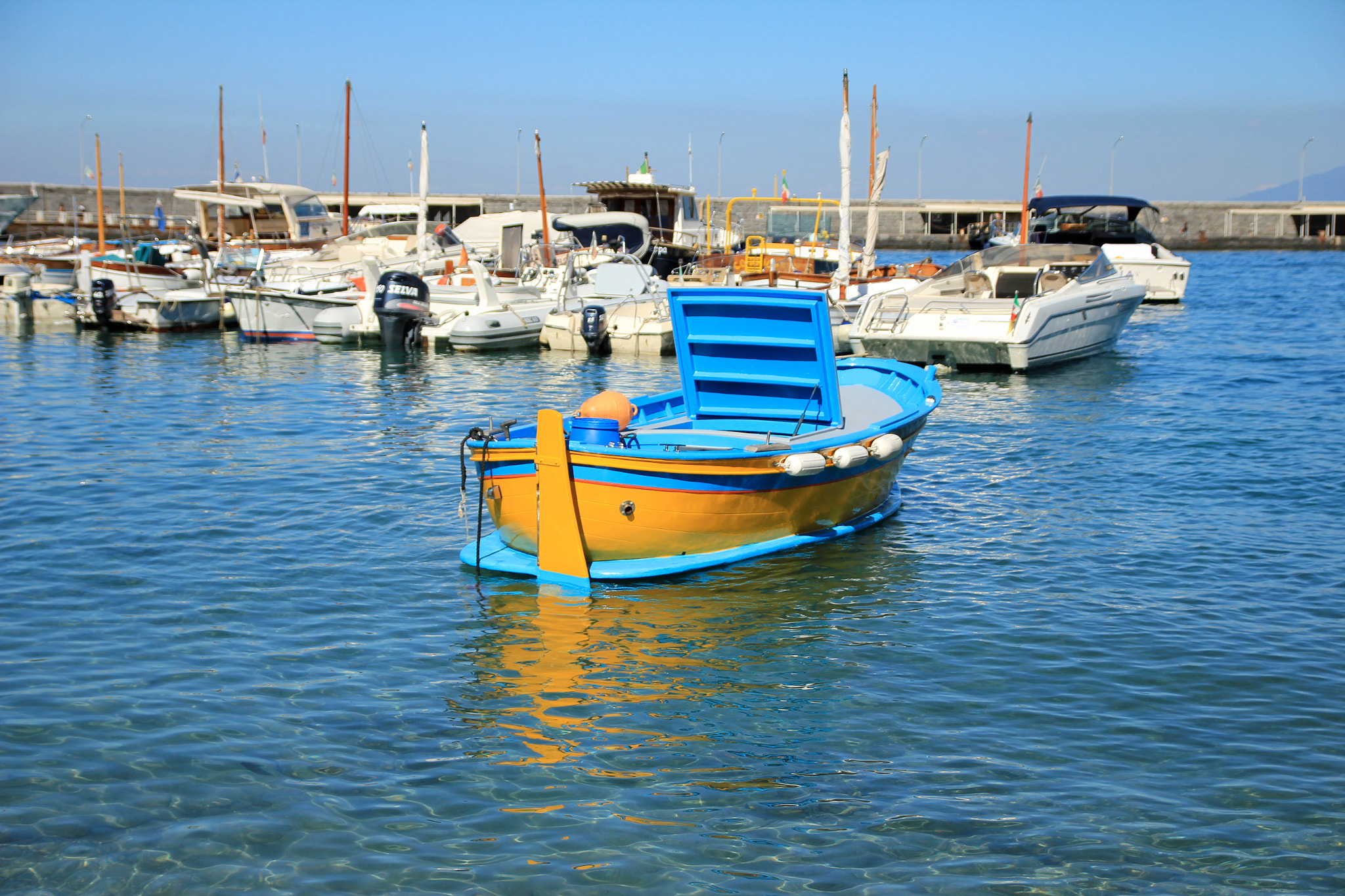 Canon EOS 550D (EOS Rebel T2i / EOS Kiss X4) sample photo. Italian fishing boat photography