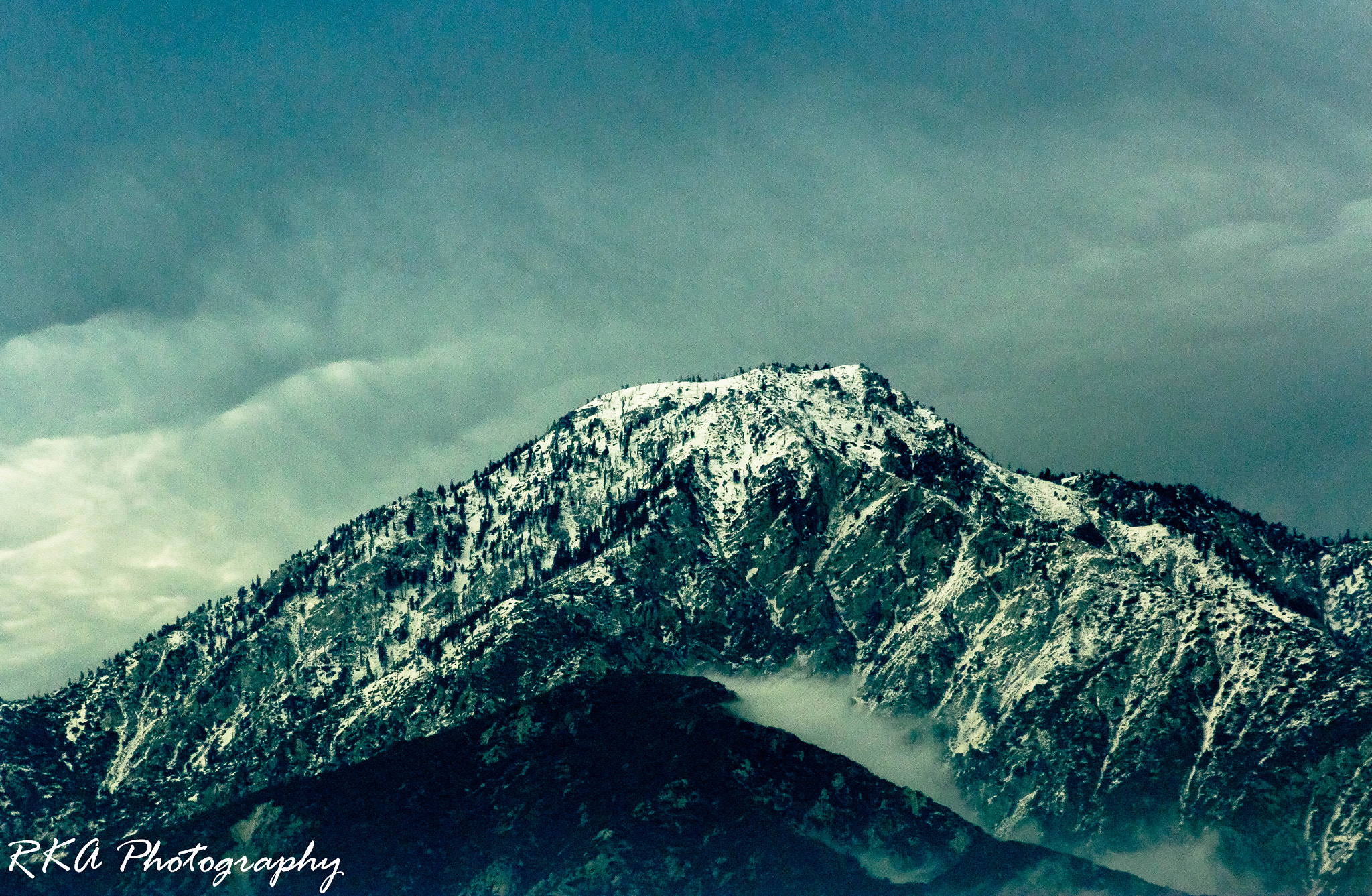Canon EOS 600D (Rebel EOS T3i / EOS Kiss X5) sample photo. Mountain storm photography