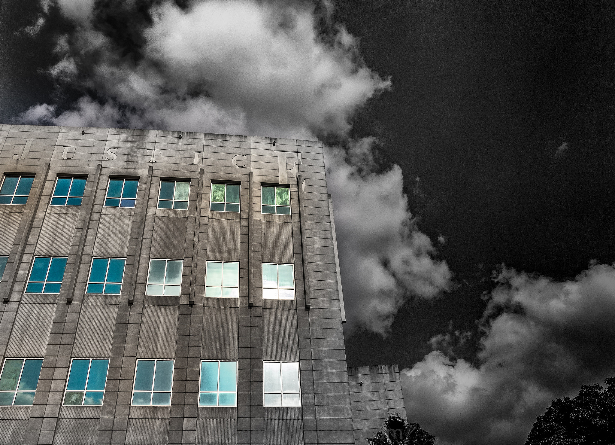 Canon EOS 600D (Rebel EOS T3i / EOS Kiss X5) sample photo. Justice building ft myers fl. photography