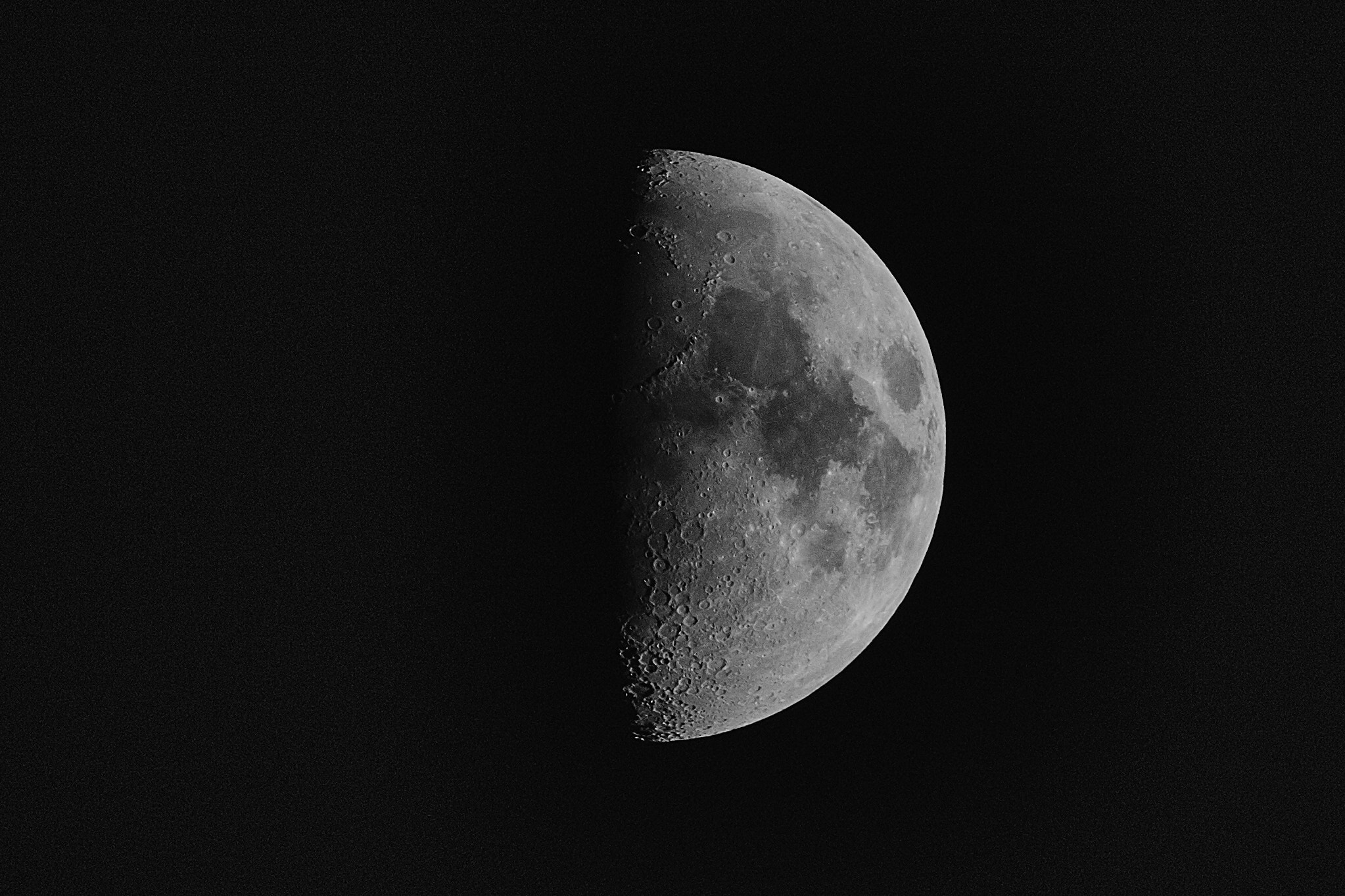 Canon EOS 7D Mark II sample photo. Moon photography