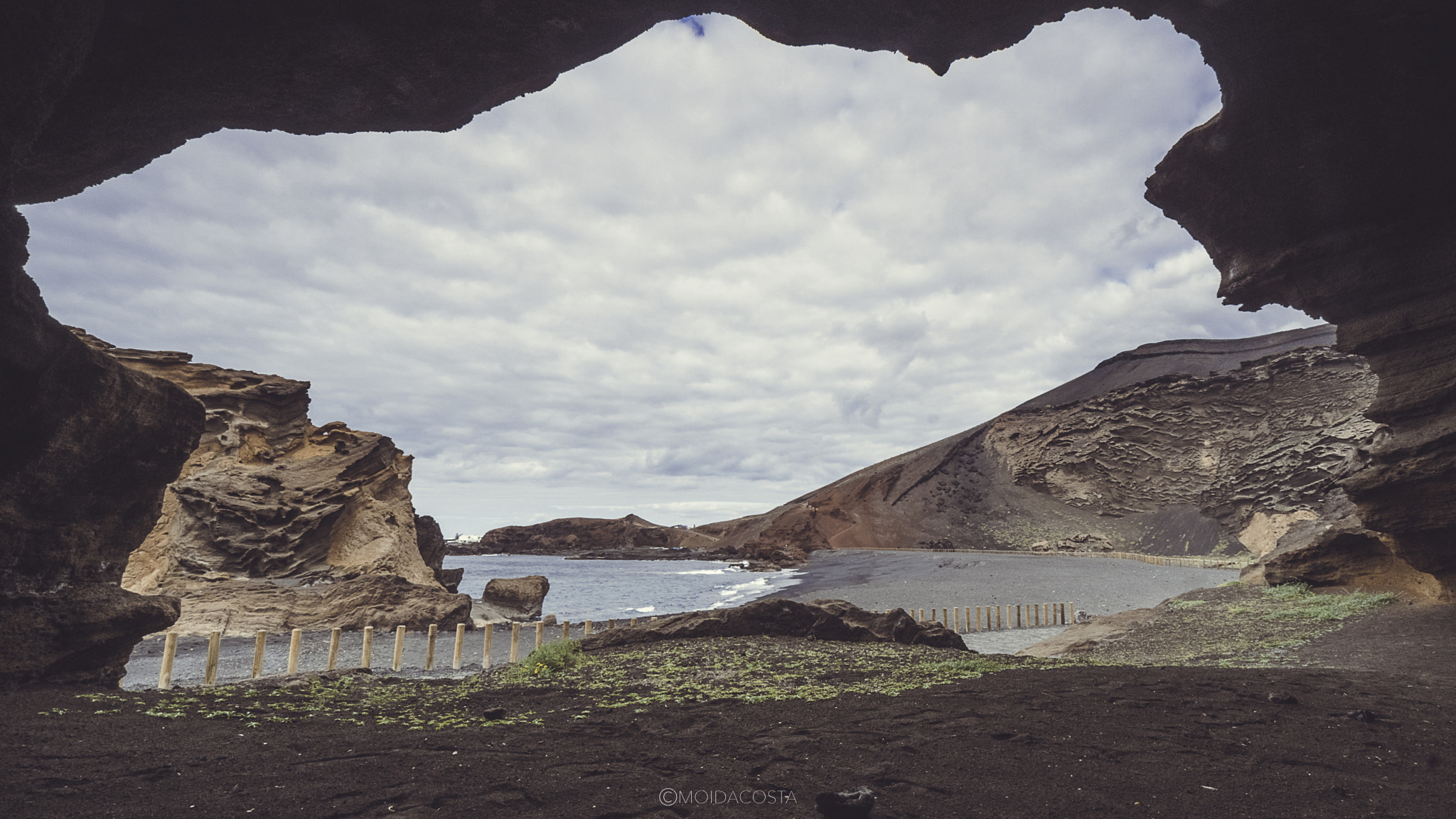 Sony a6300 + Sony E 10-18mm F4 OSS sample photo. The cove. photography