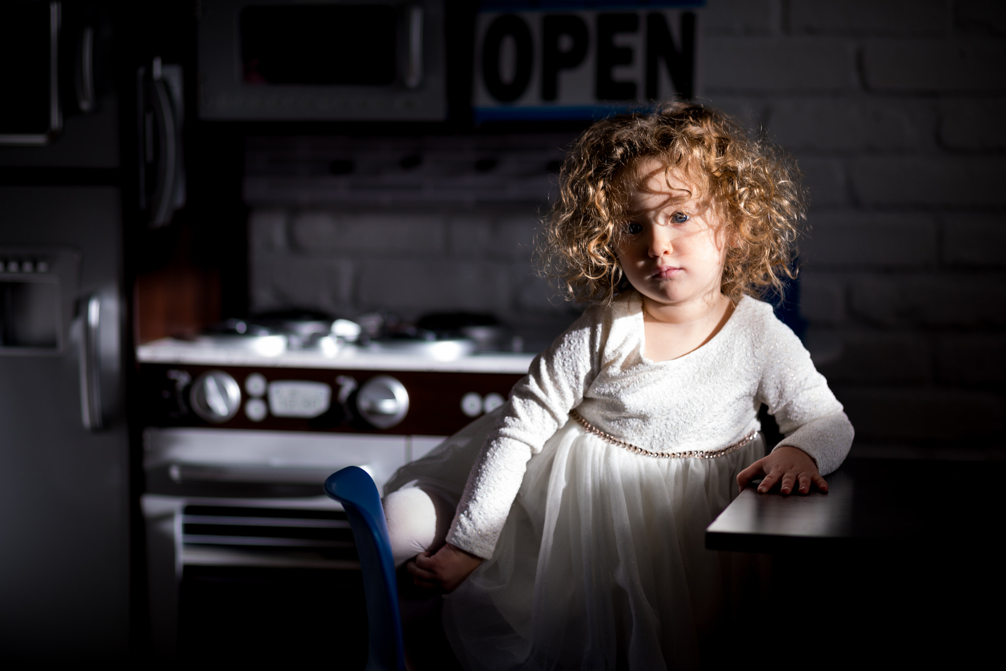 Canon EF 85mm F1.8 USM sample photo. Attitude photography