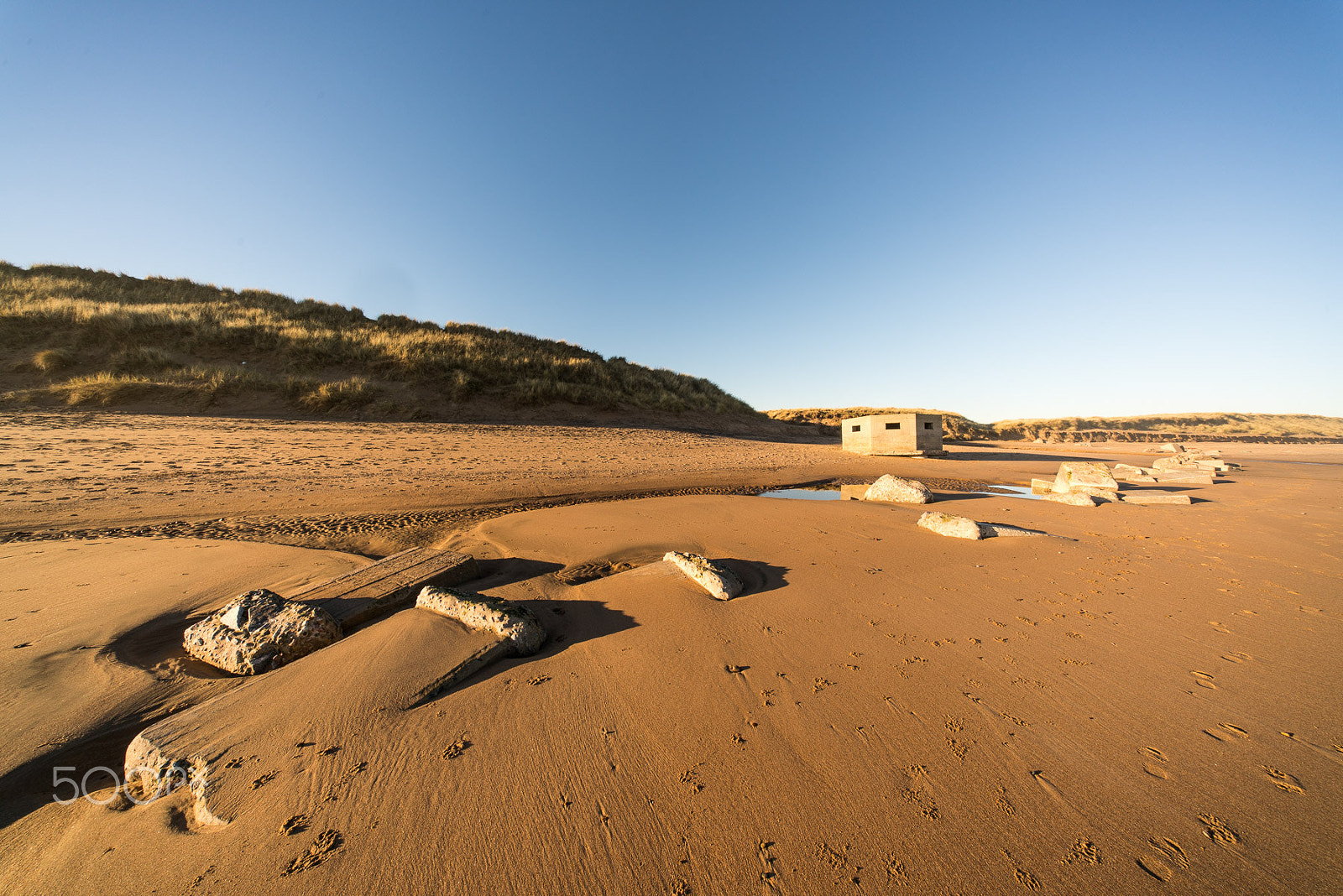 Sony a7R II + Voigtlander HELIAR-HYPER WIDE 10mm F5.6 sample photo. Ww2 beach relics photography