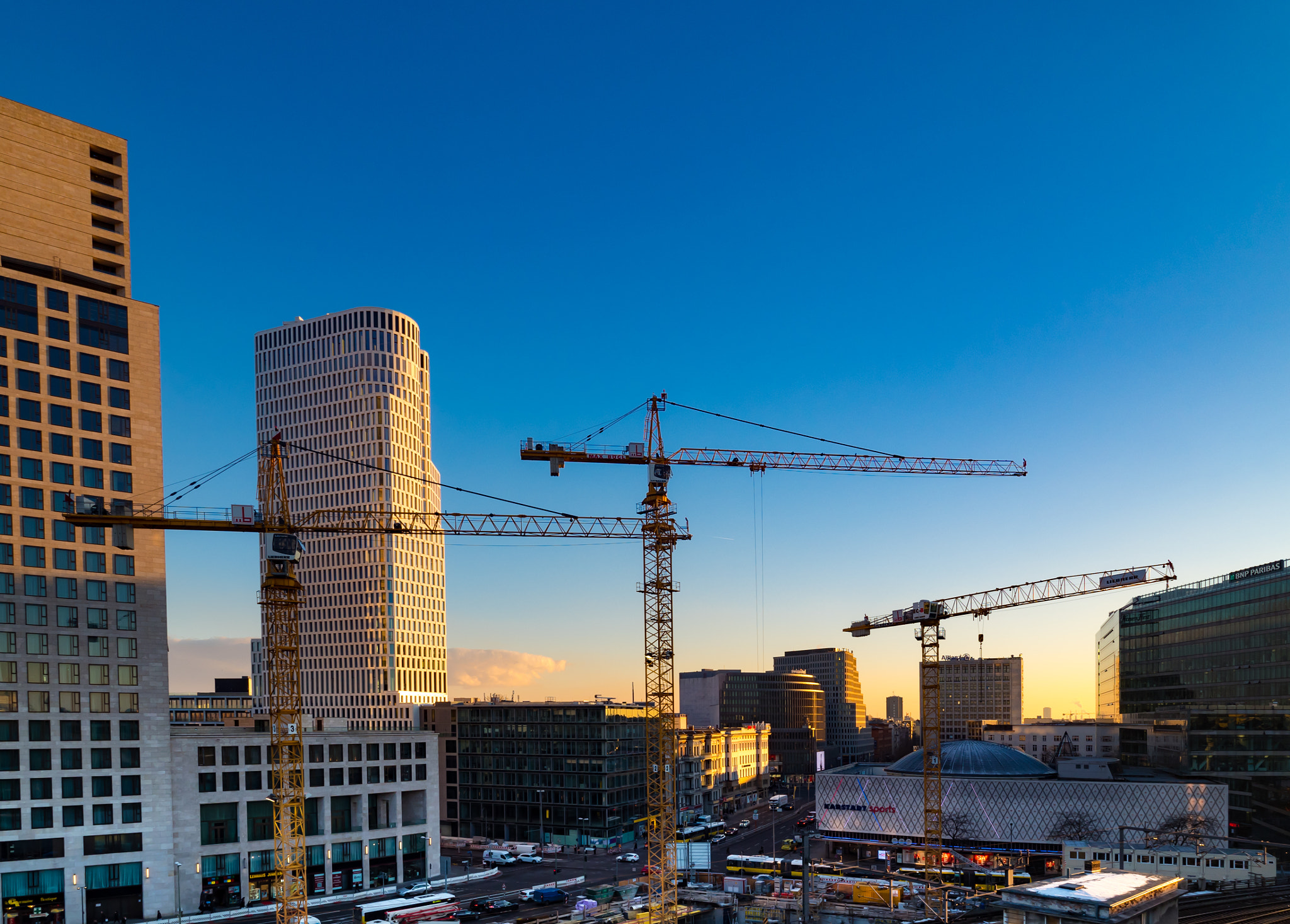 Olympus OM-D E-M5 II + Olympus M.Zuiko Digital ED 7-14mm F2.8 PRO sample photo. Construction area city west - berlin photography