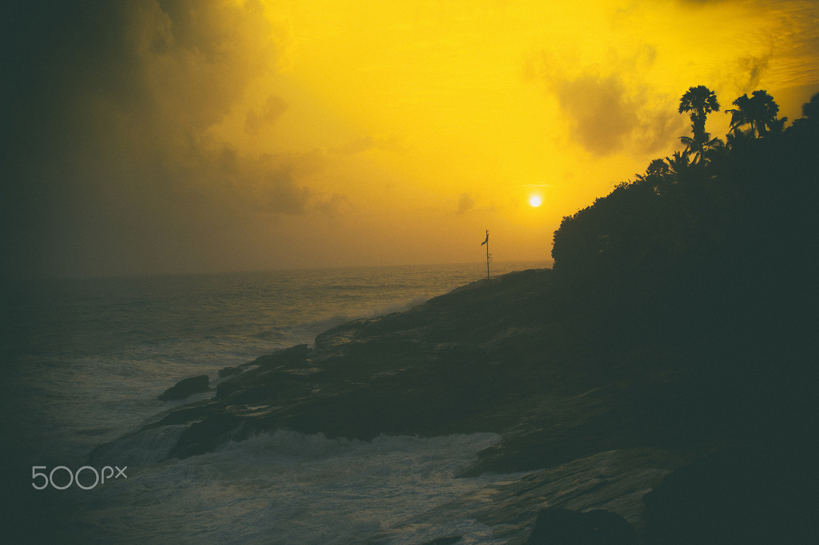 Sigma 24-70mm F2.8 EX DG Macro sample photo. Sunset silhouette photography