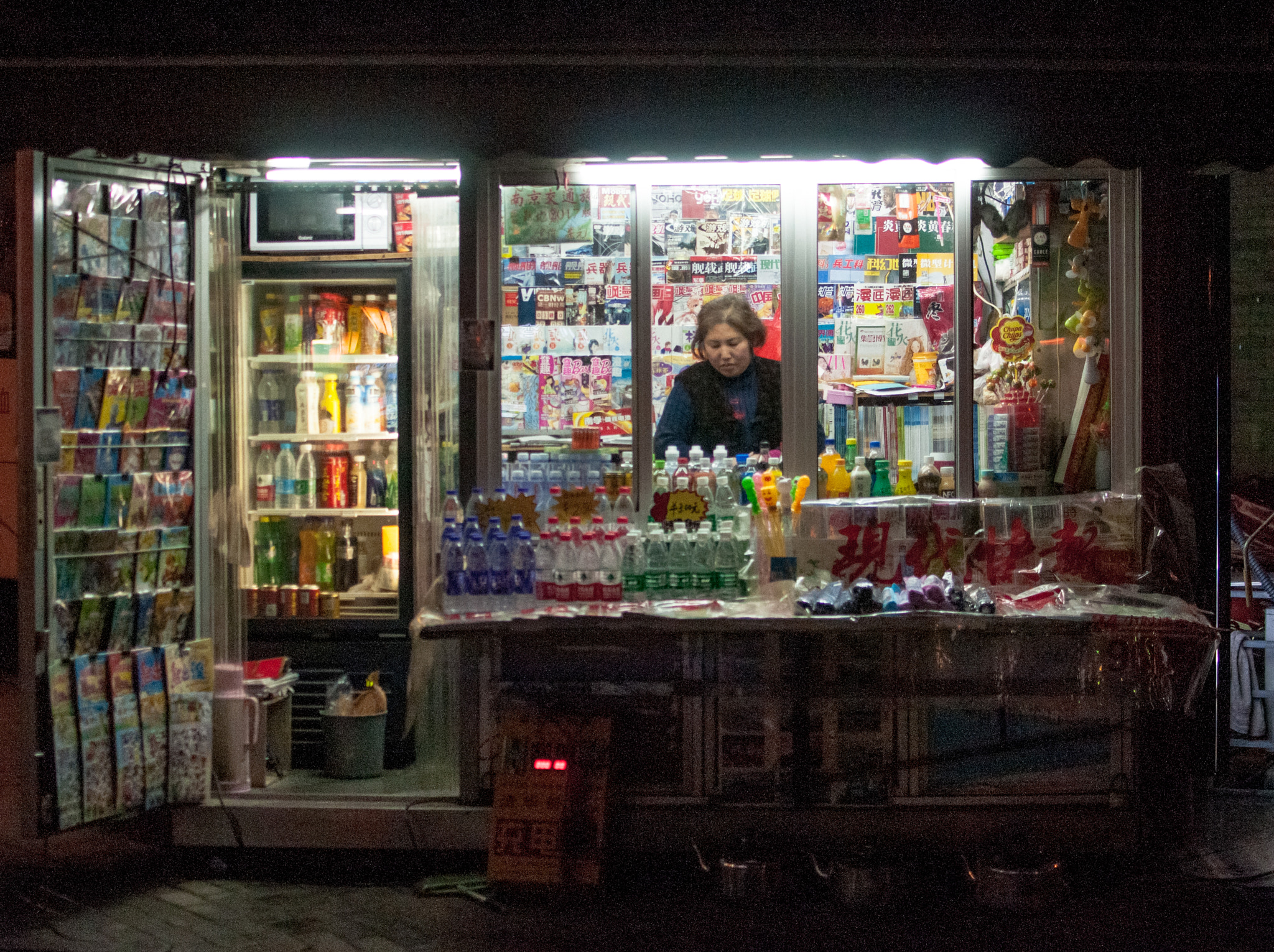 Nikon D300S sample photo. Chinese street corner of the newsstand photography