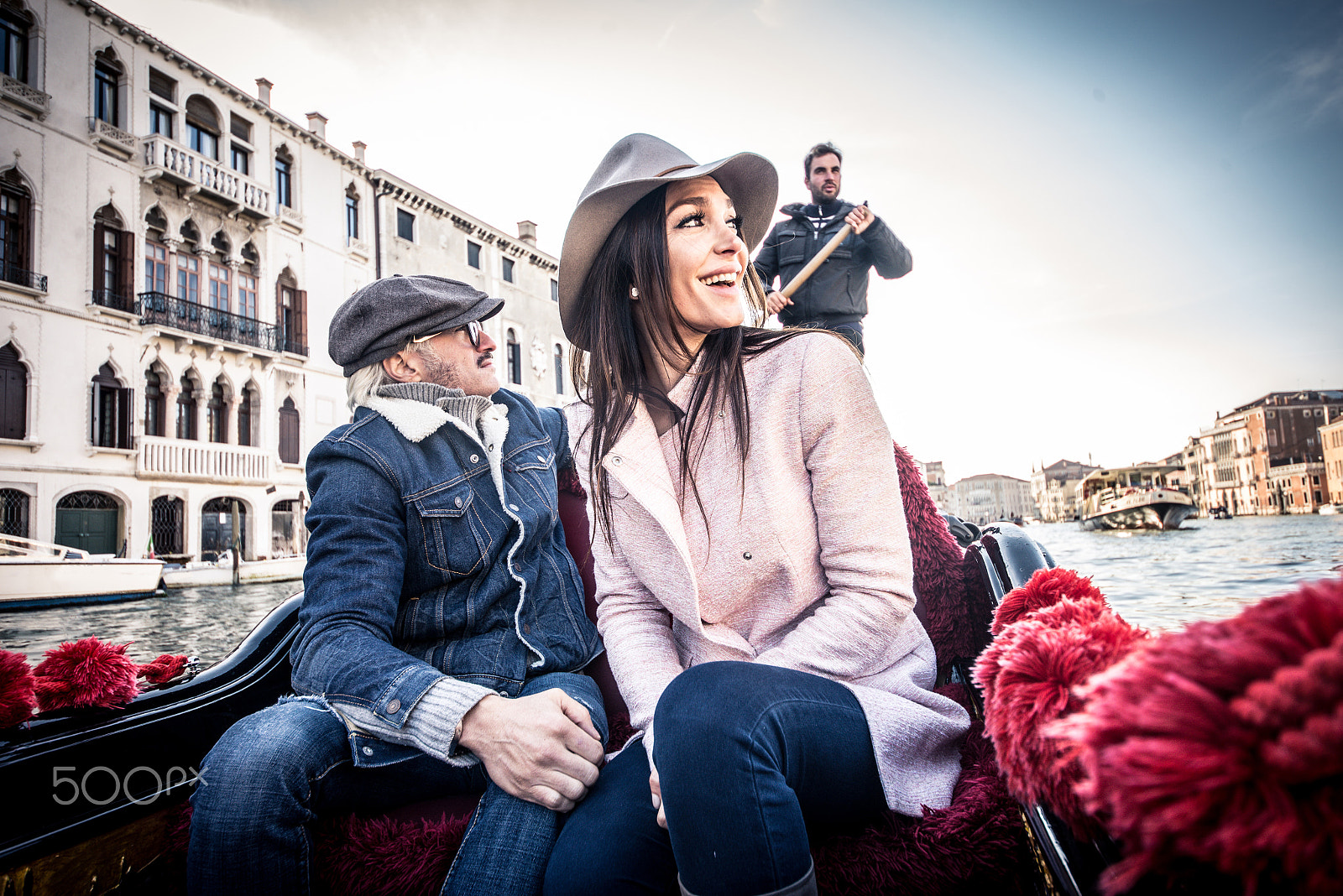 Nikon D610 + Sigma 12-24mm F4.5-5.6 II DG HSM sample photo. Couple sailing on venetian gondola photography