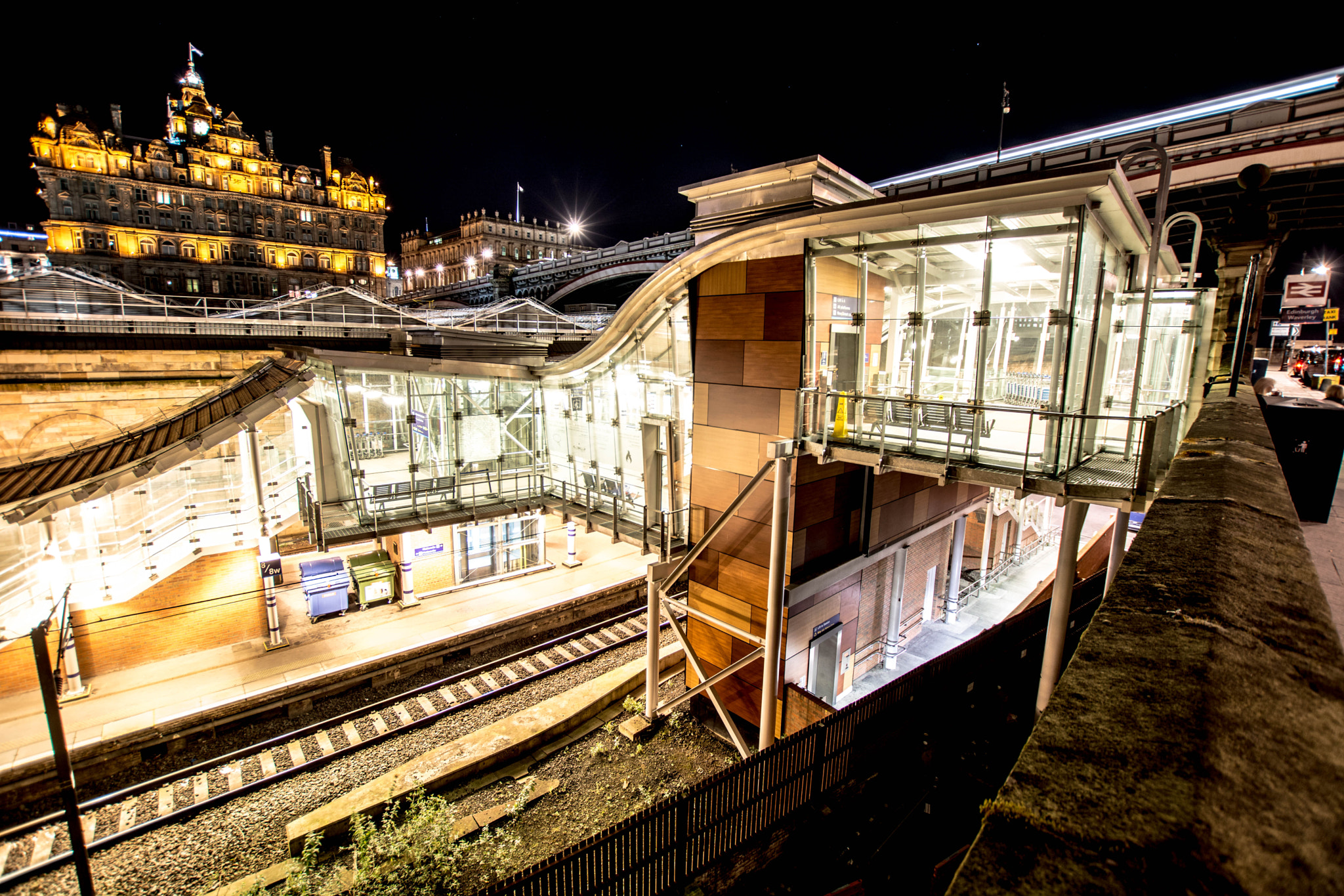 Nikon D5200 + Sigma 10-20mm F3.5 EX DC HSM sample photo. Edinburgh waverley station photography