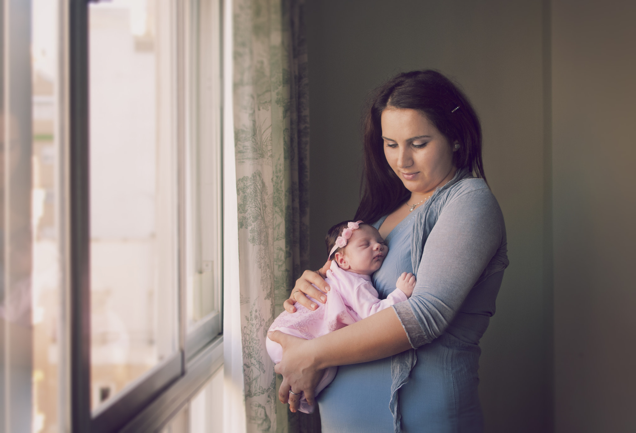 Nikon D300S + Nikon AF-S DX Nikkor 35mm F1.8G sample photo. Maternity photography