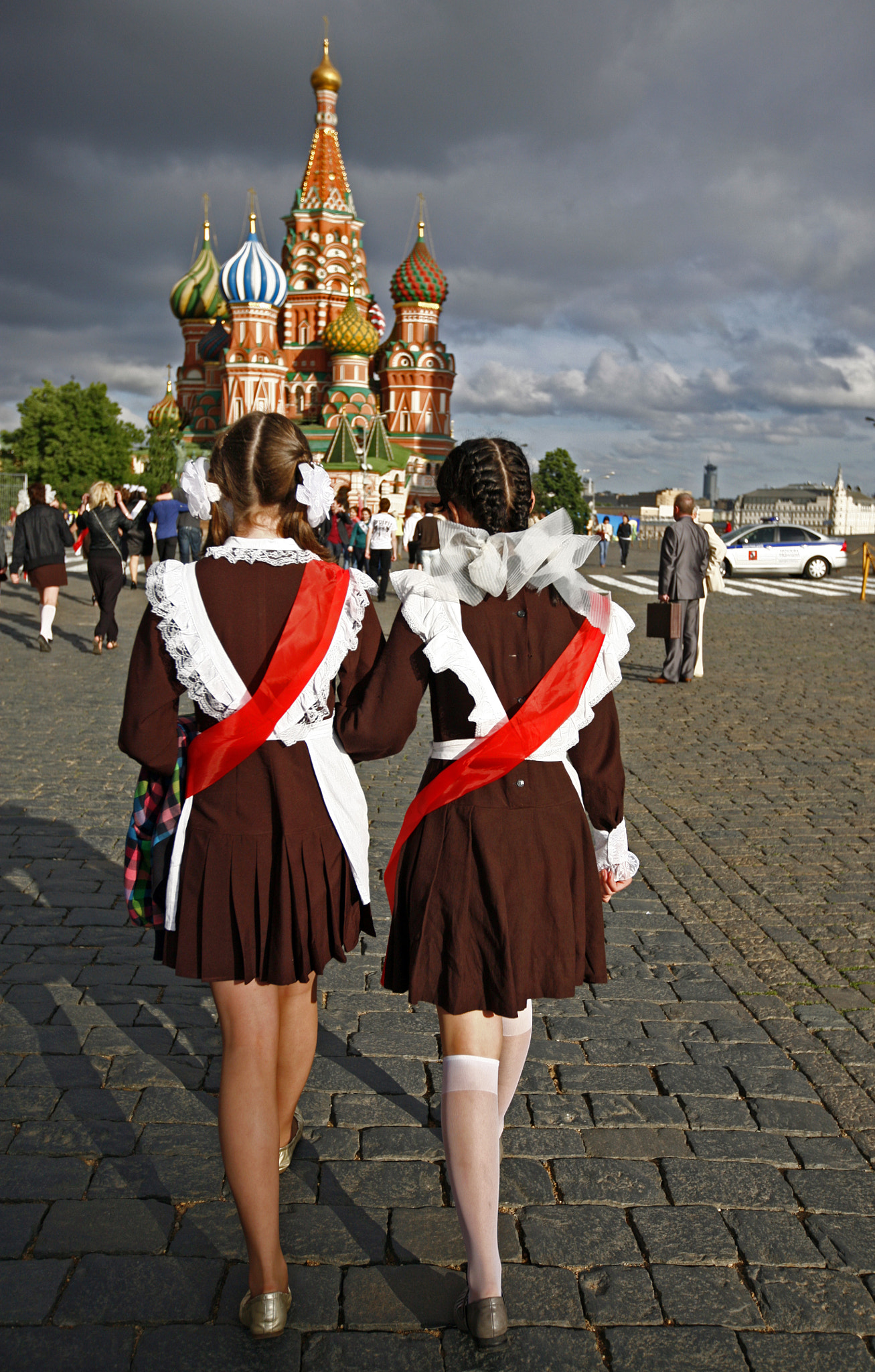 Canon EF 16-35mm F2.8L II USM sample photo. Red square photography