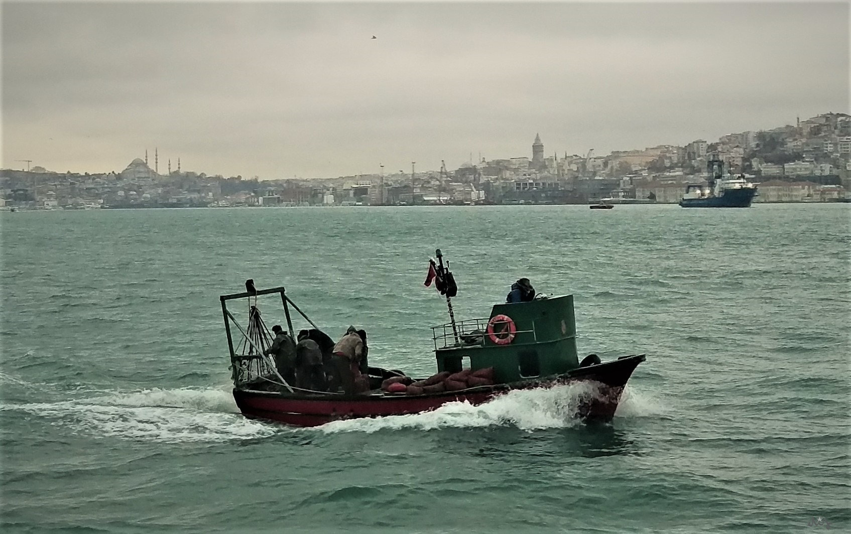 HTC M9 sample photo. Men and the sea photography